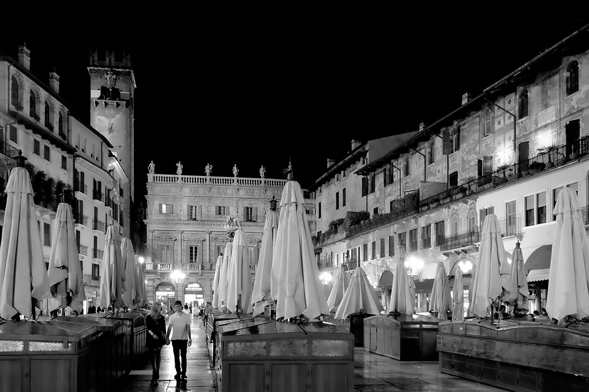The umbrellas of Piazza Erbe ......