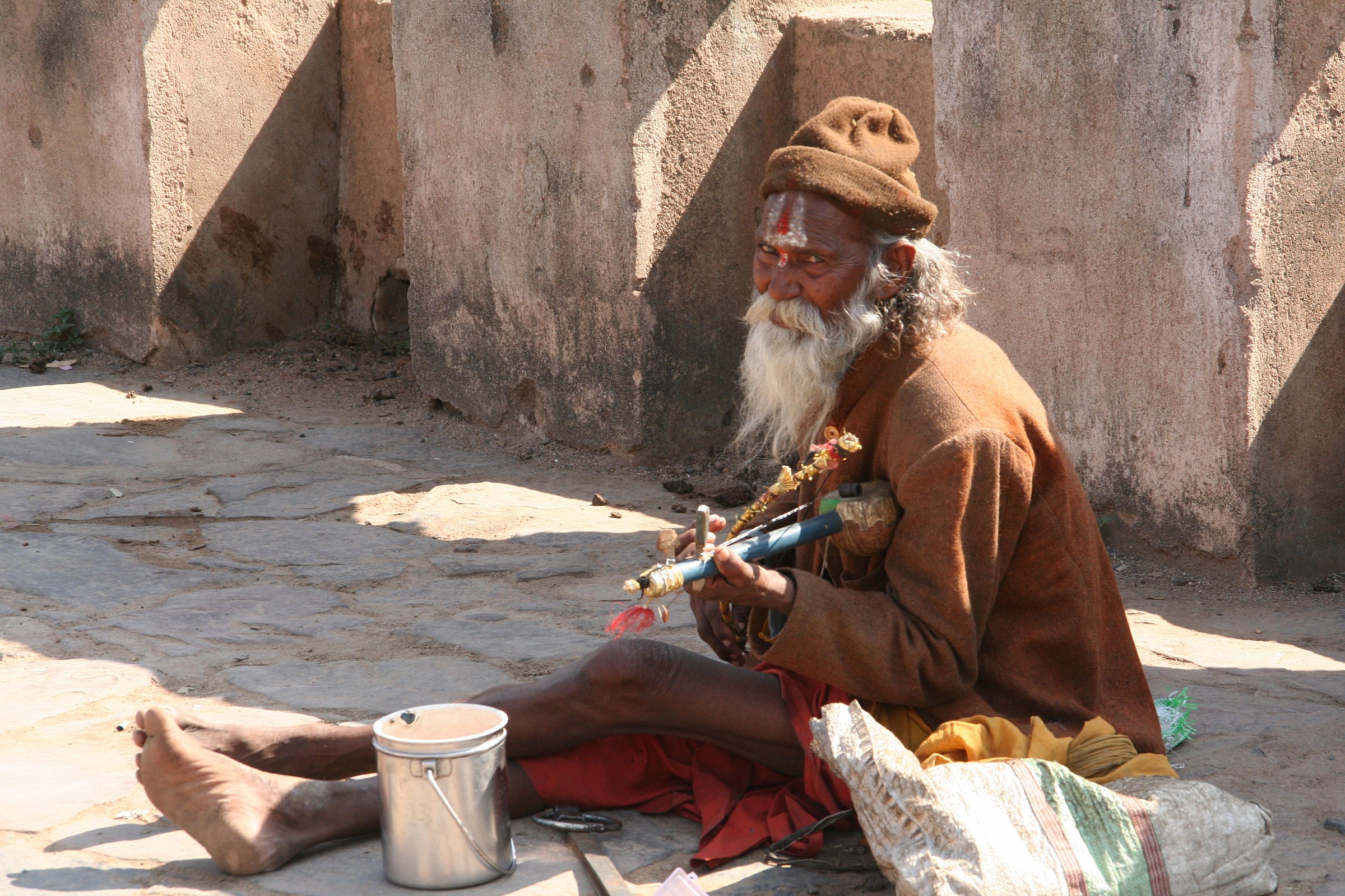India busker...