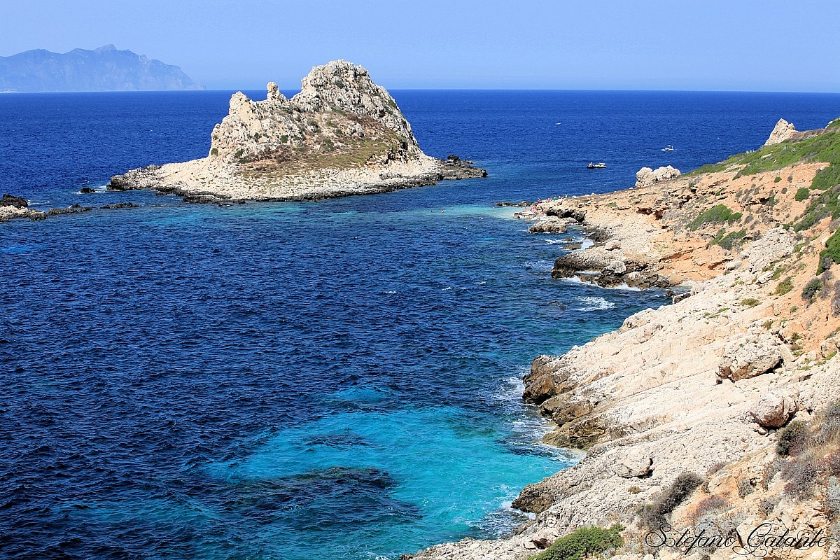 Levanzo / faraglioni...