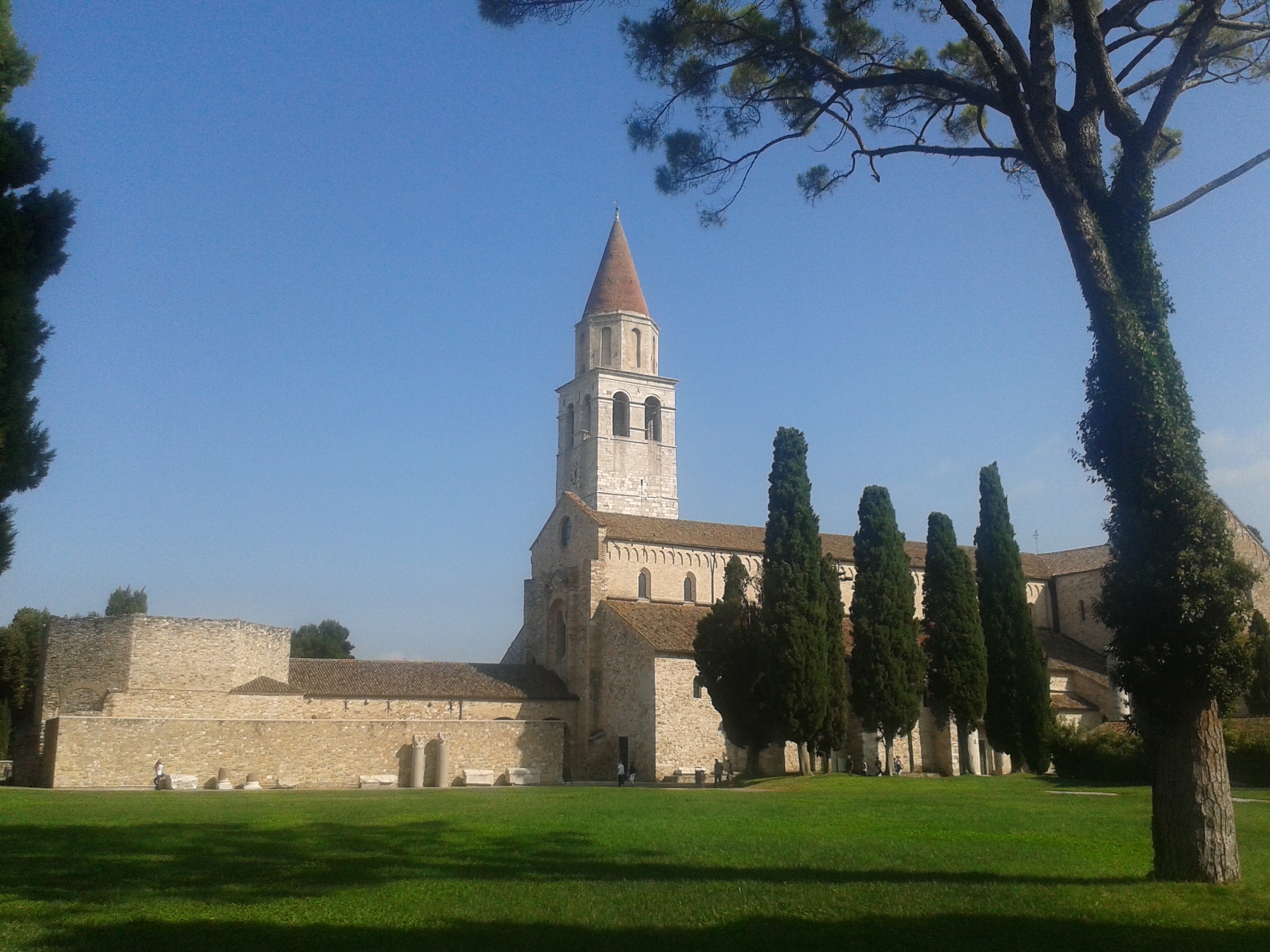 Basilica to Aquileia.Suggerisce beauty and balance...