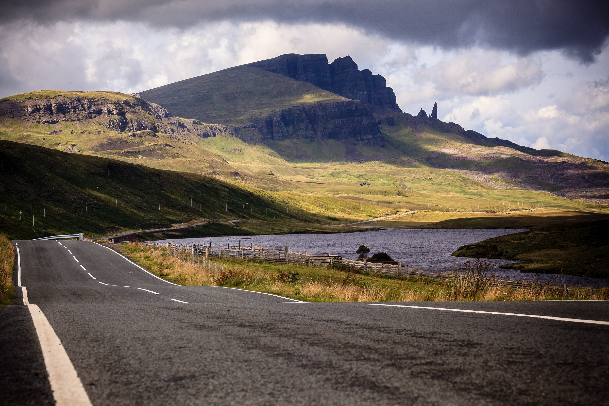 Strada per Old Man of Storr...