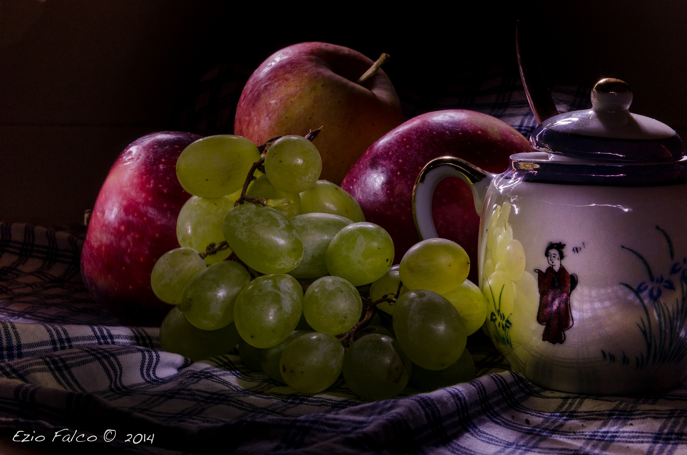 Light Painting: Still Life (first experiment)...