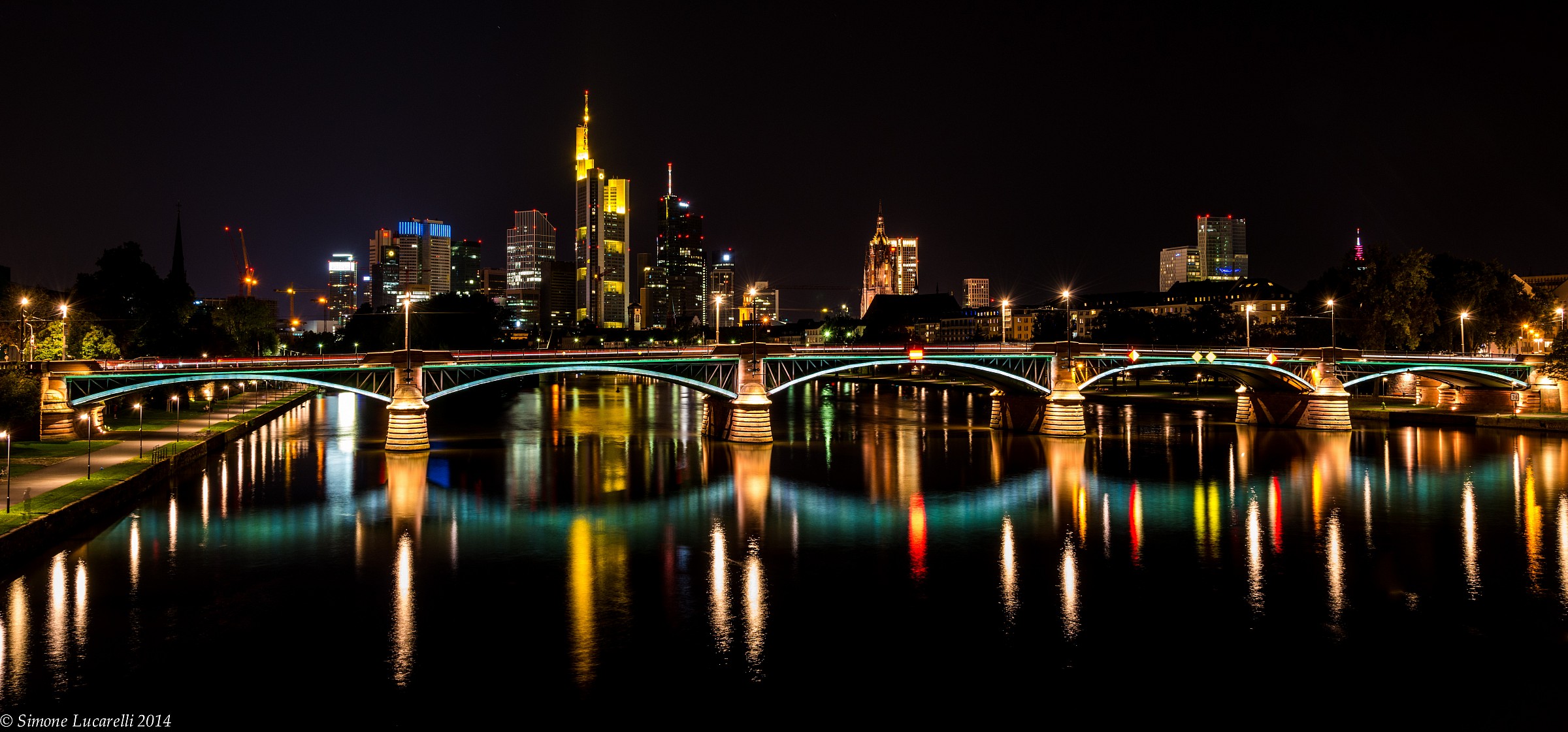 Frankfurt night colors...