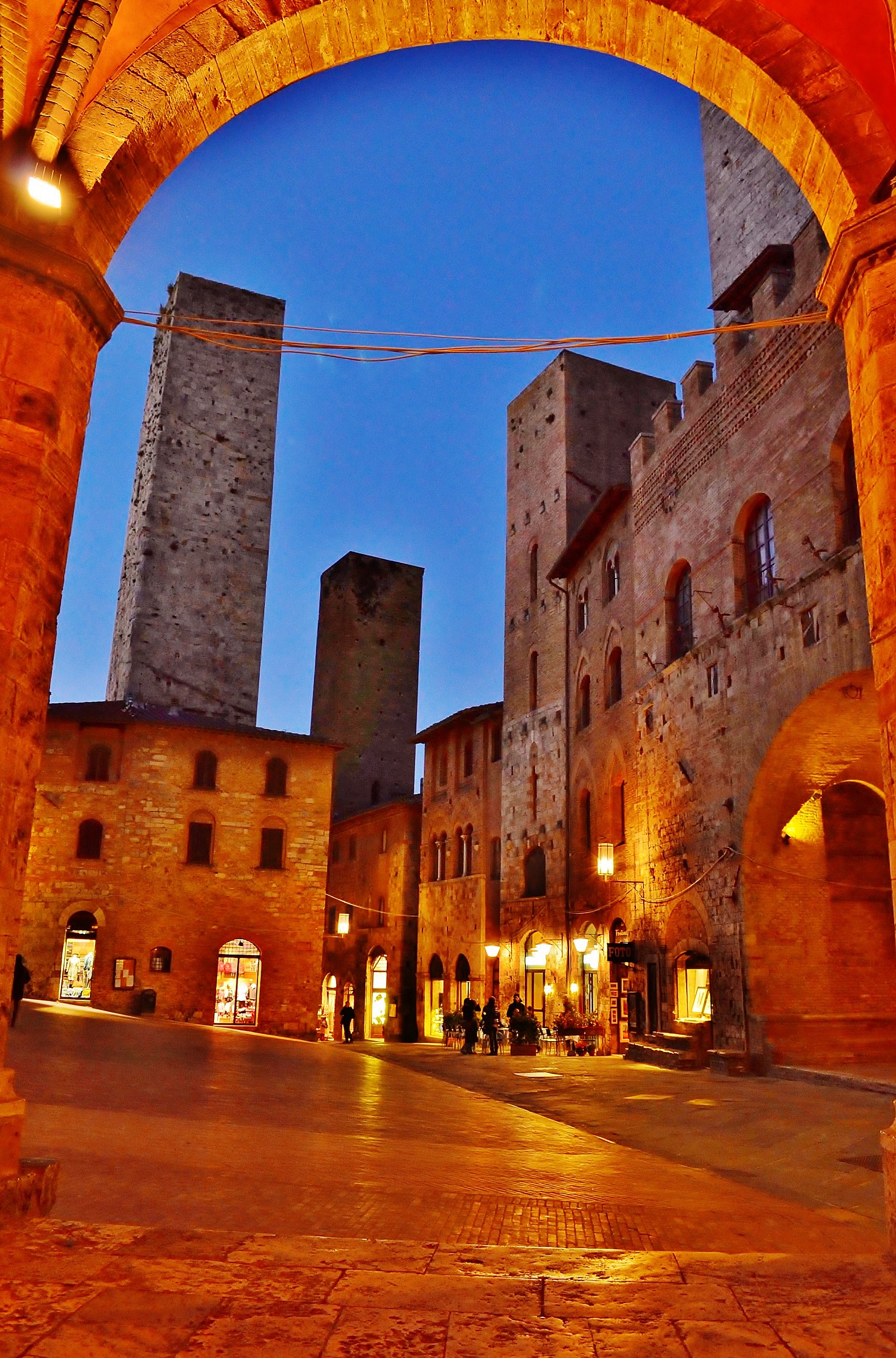 ora blu a san gimignano...