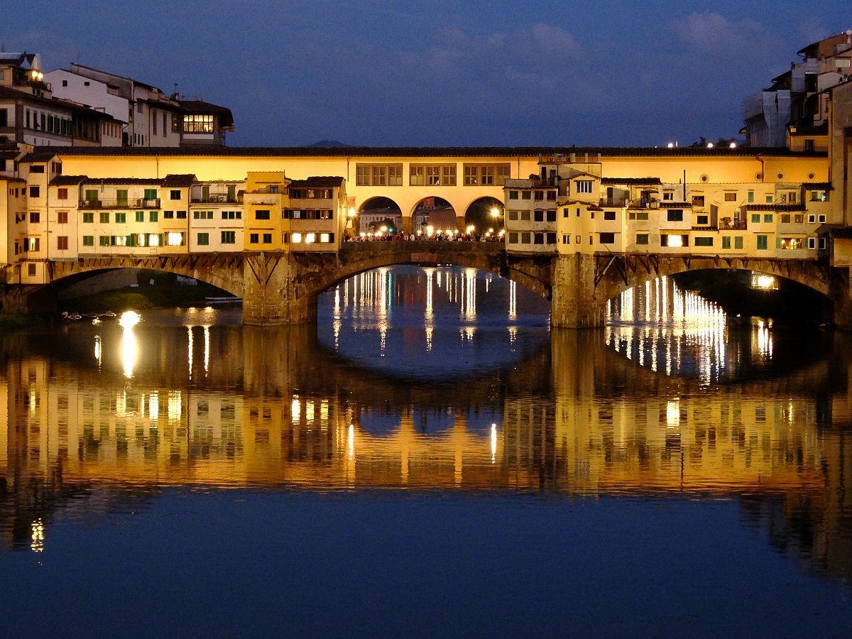 Ponte Vecchio at night...