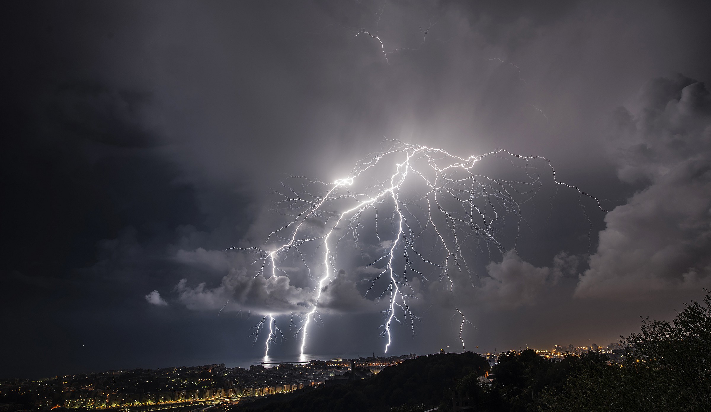 Intense lightning strikes over Genoa - September 15, 2014...
