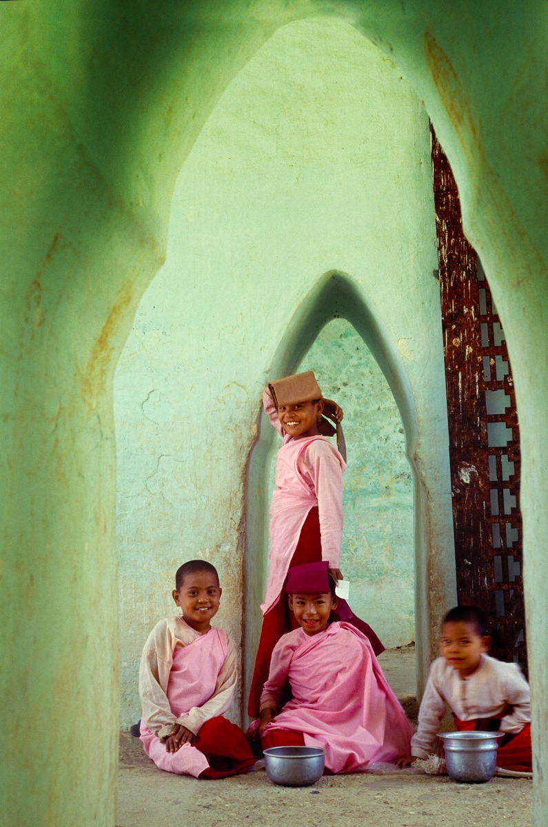 Bago - Little nuns in the temple...