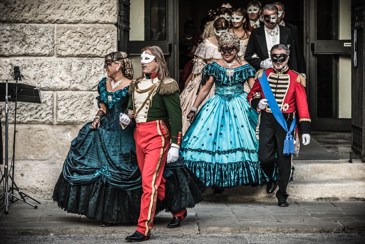 Gruppo Dame e Cavalieri...