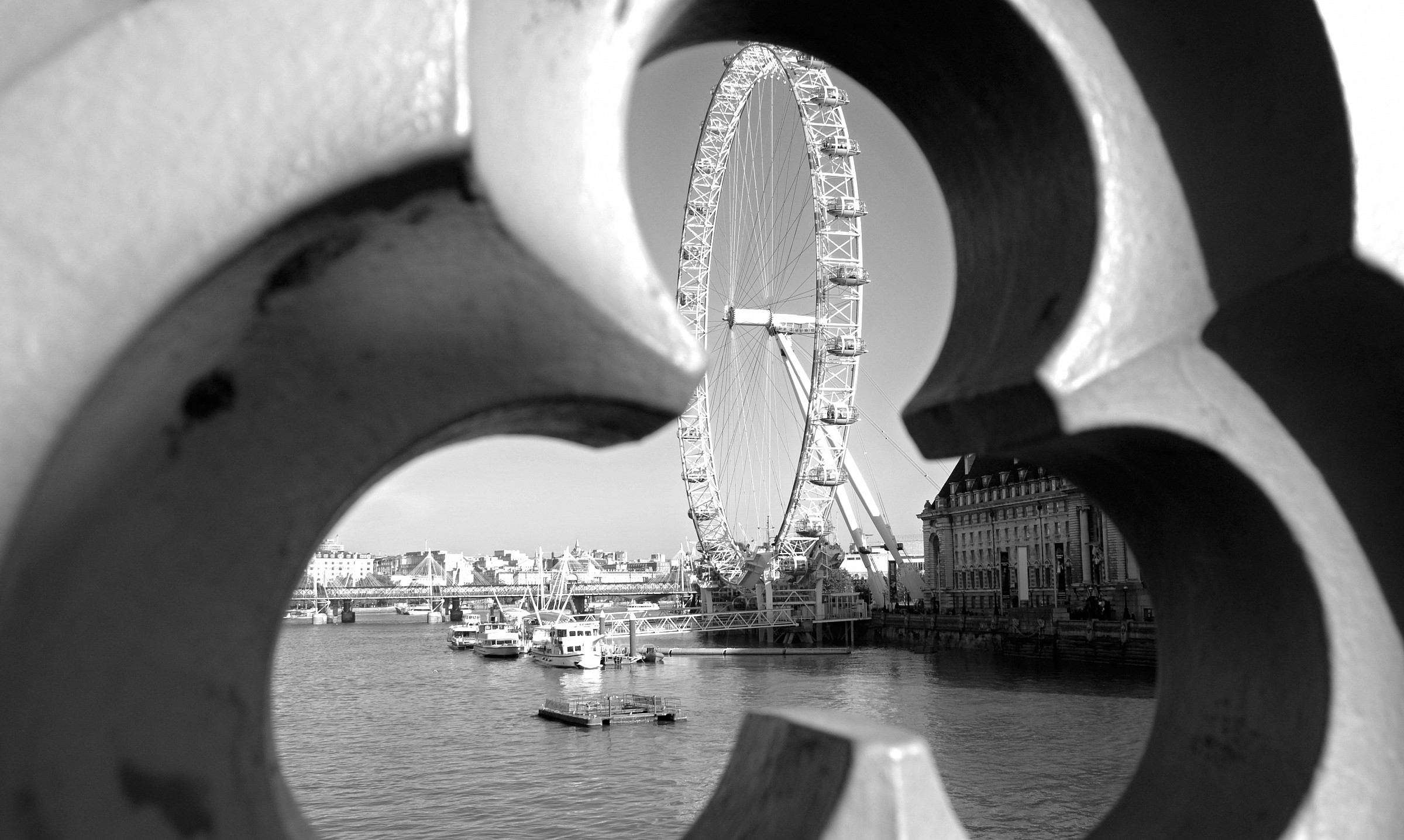 London Eye...