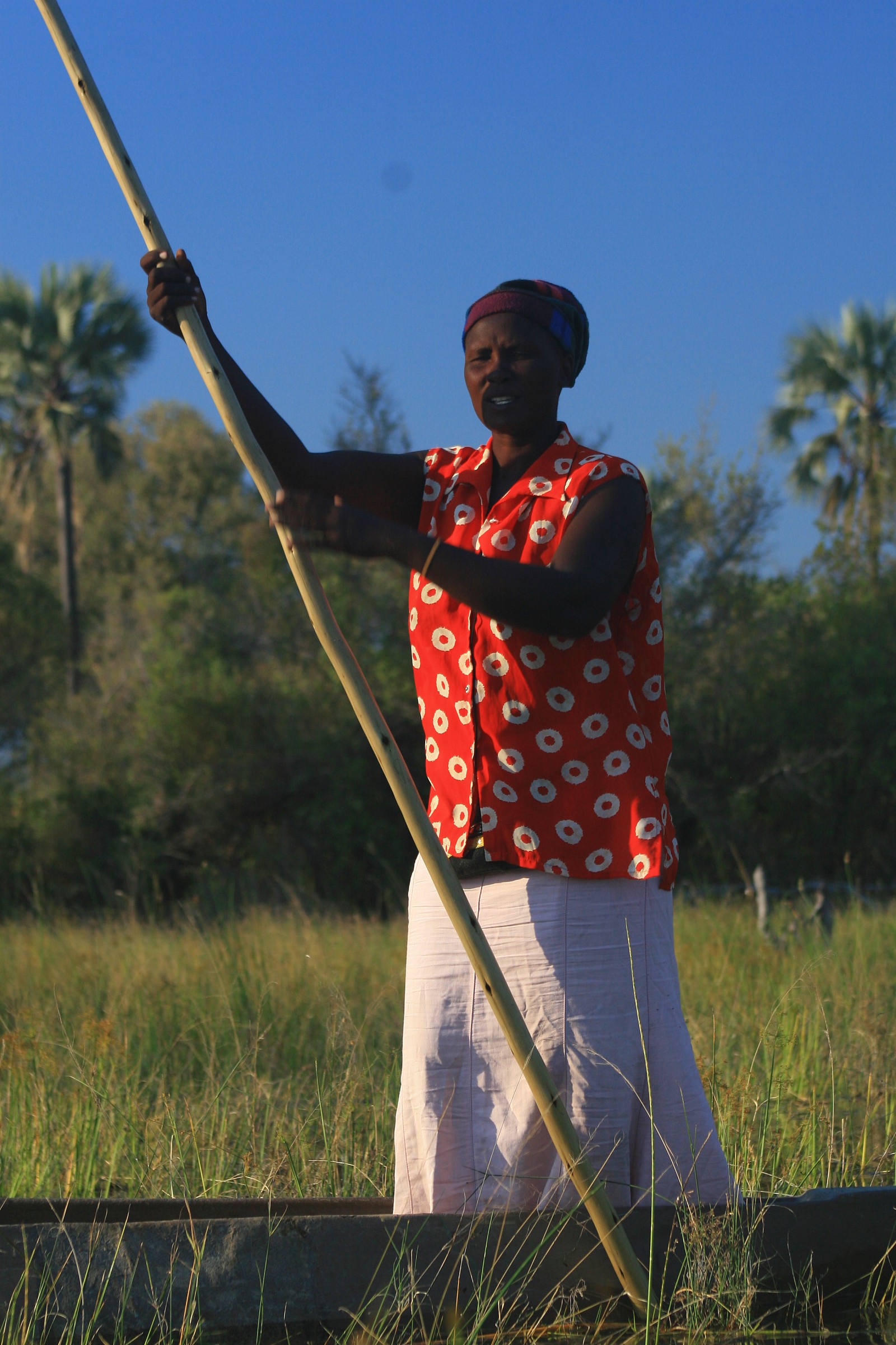 Delta dell'Okavango - Donna e Mokoro...