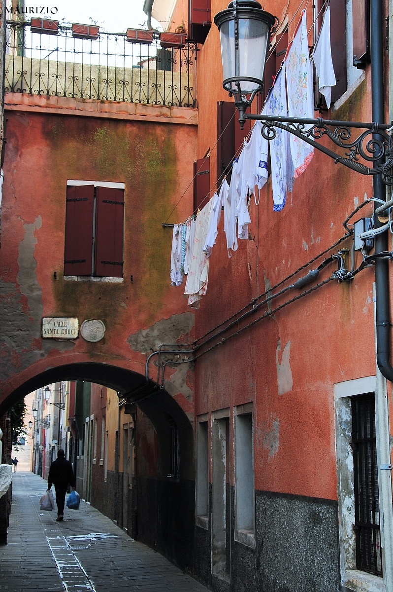 calle / narrow alley...