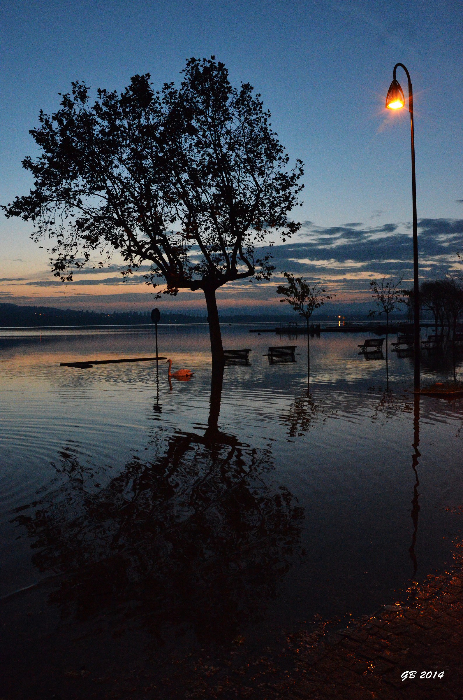 sunset at Lake Varese...