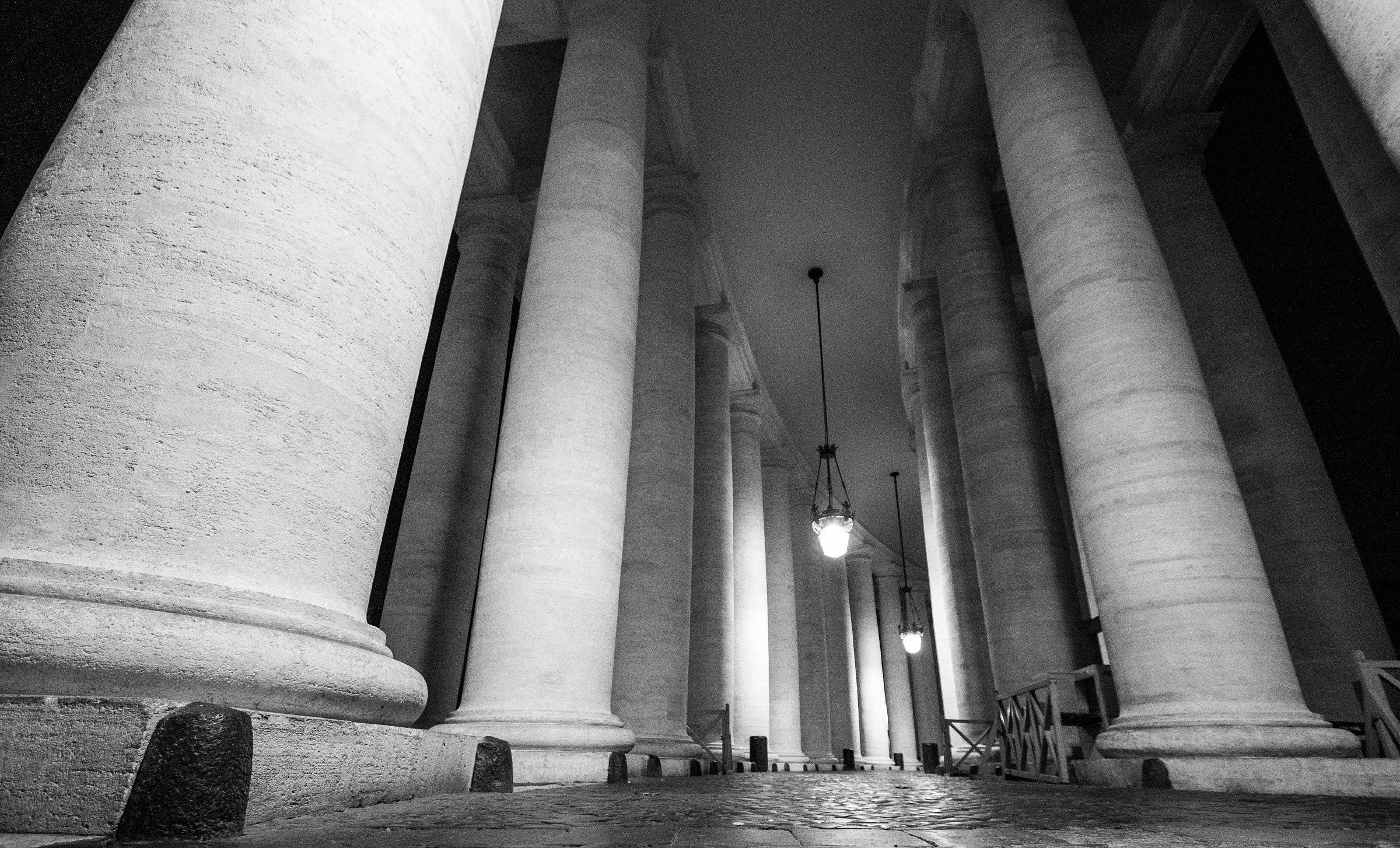 Colonnade San Pietro...