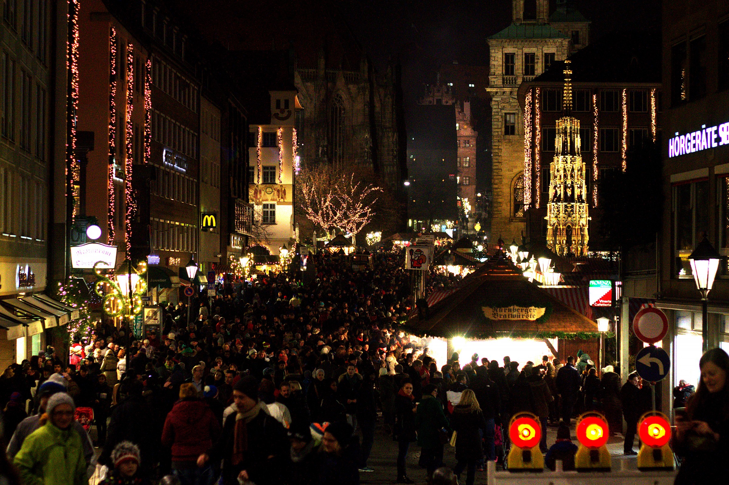 Nuremberg, crowd the markets...