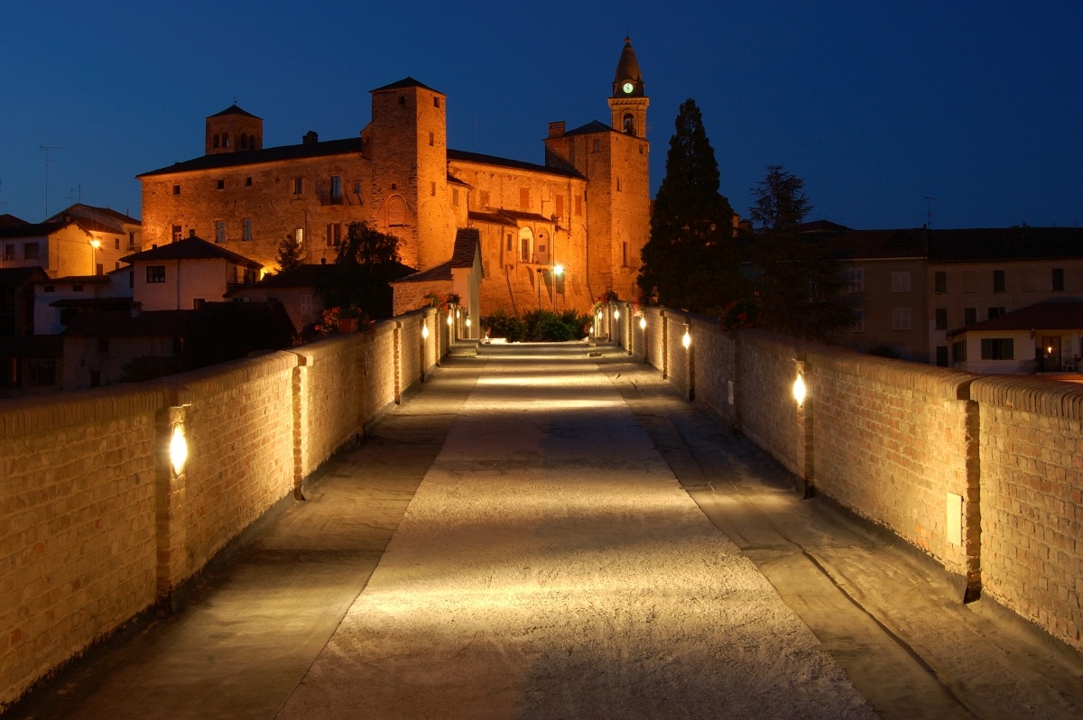 Ponte e castello di Monastero Bormida (at)...