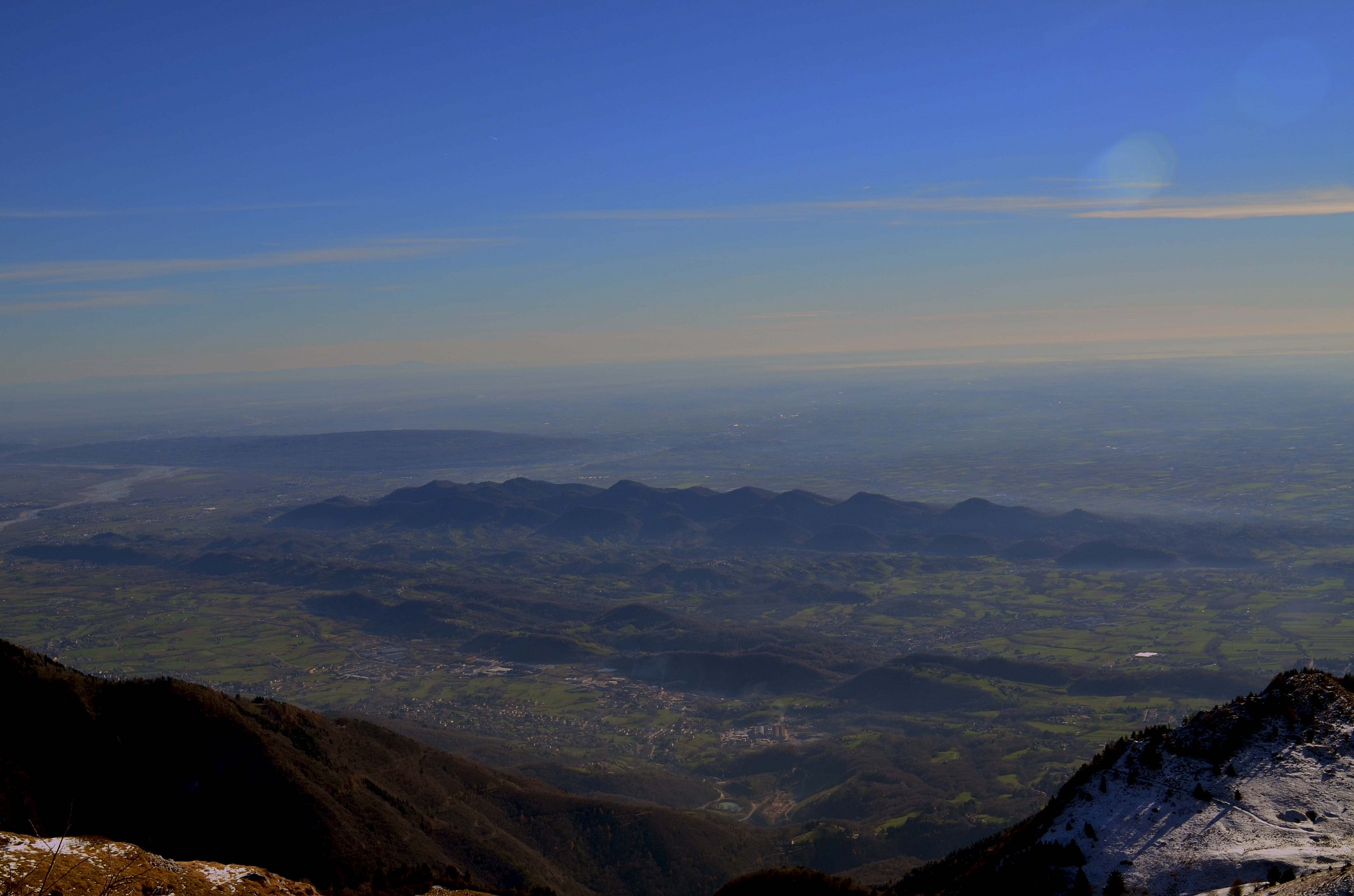 Colli di Asolo ed il montello dal Monte Grappa...