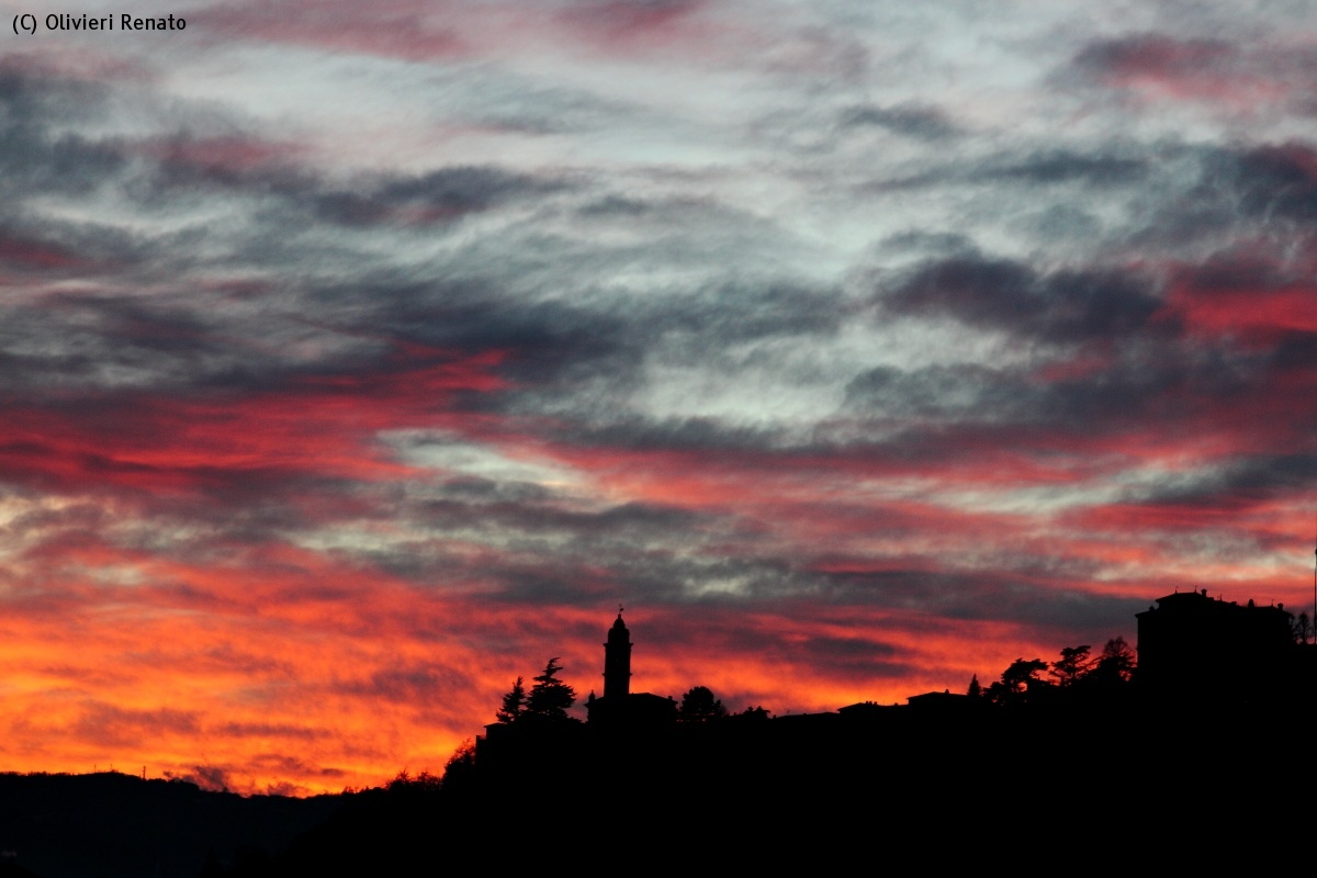 Sunset on Villanuova (Canelli)...