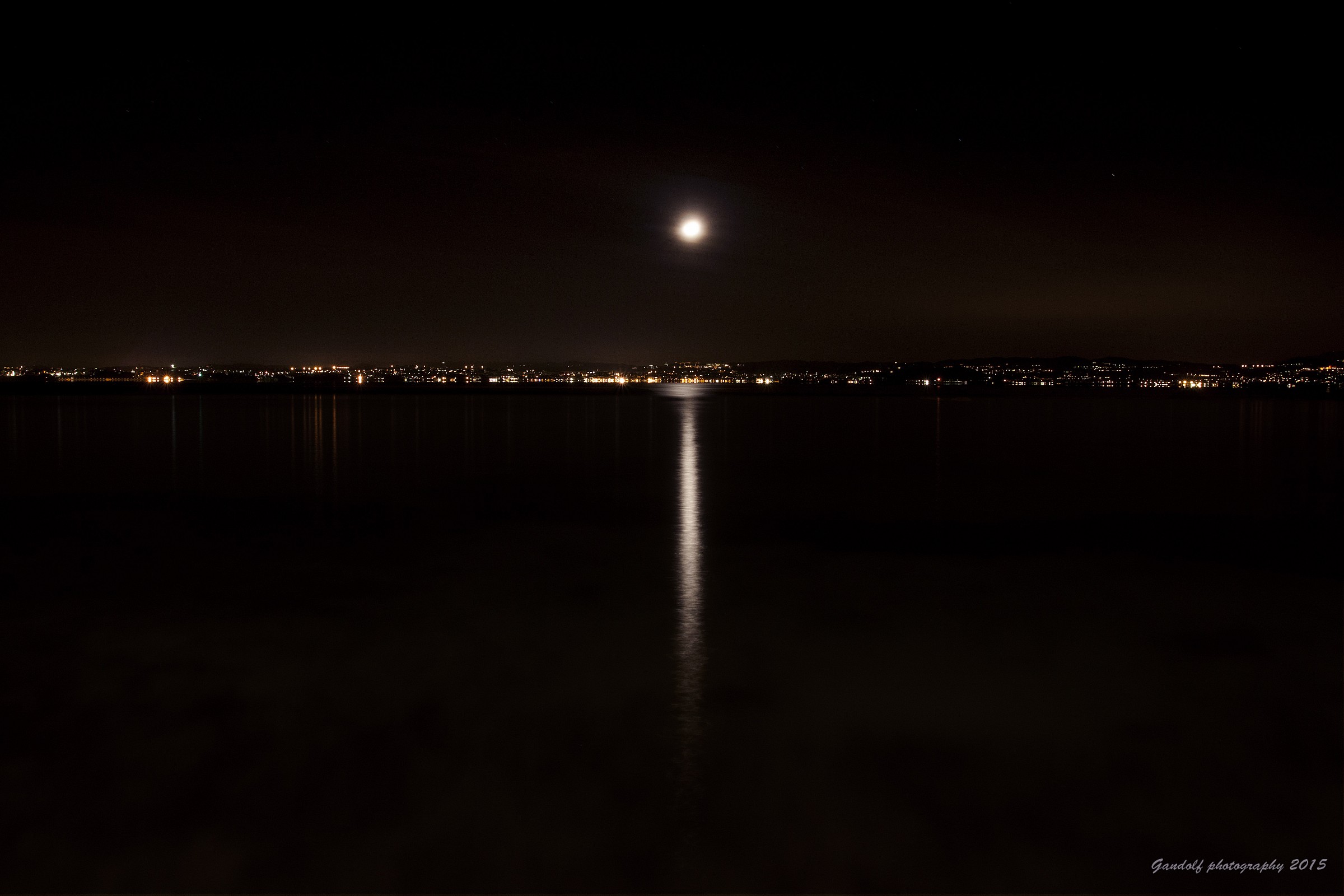 La luna sul lago...
