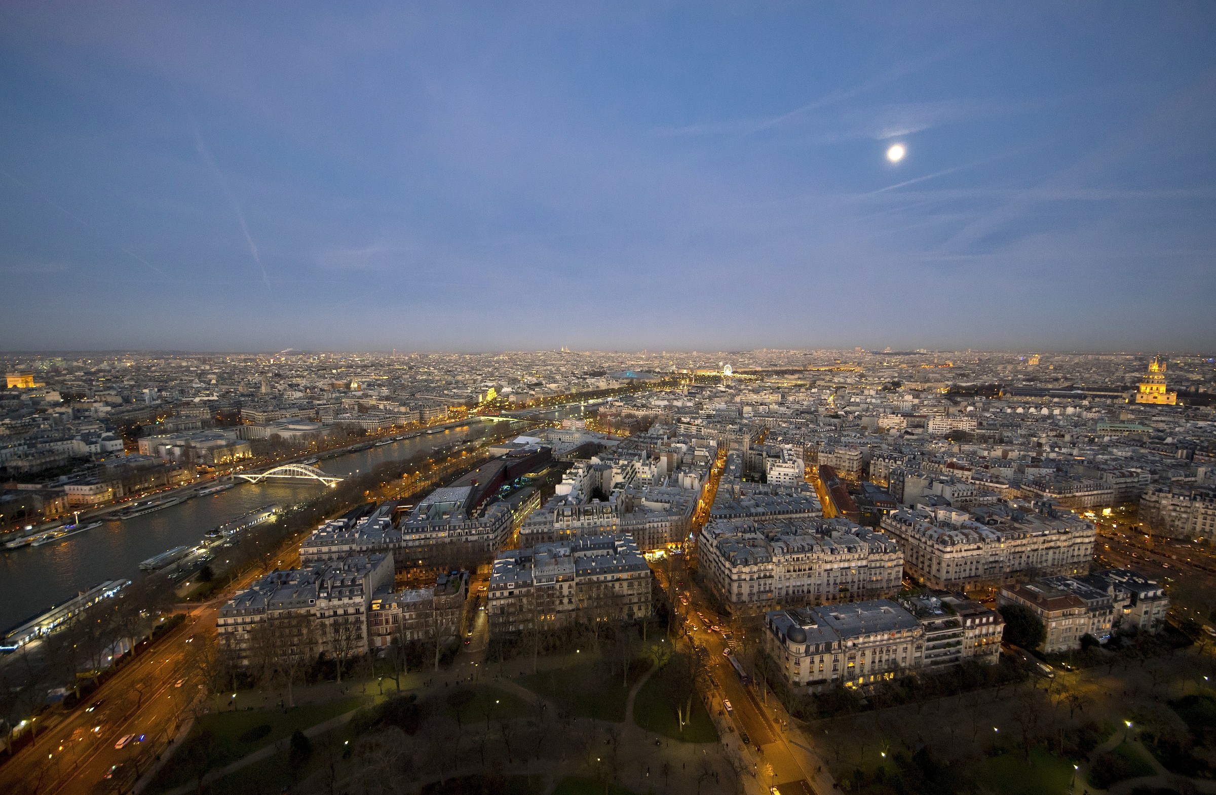 Parigi -Inizia il tramonto dalla torre Eiffel...