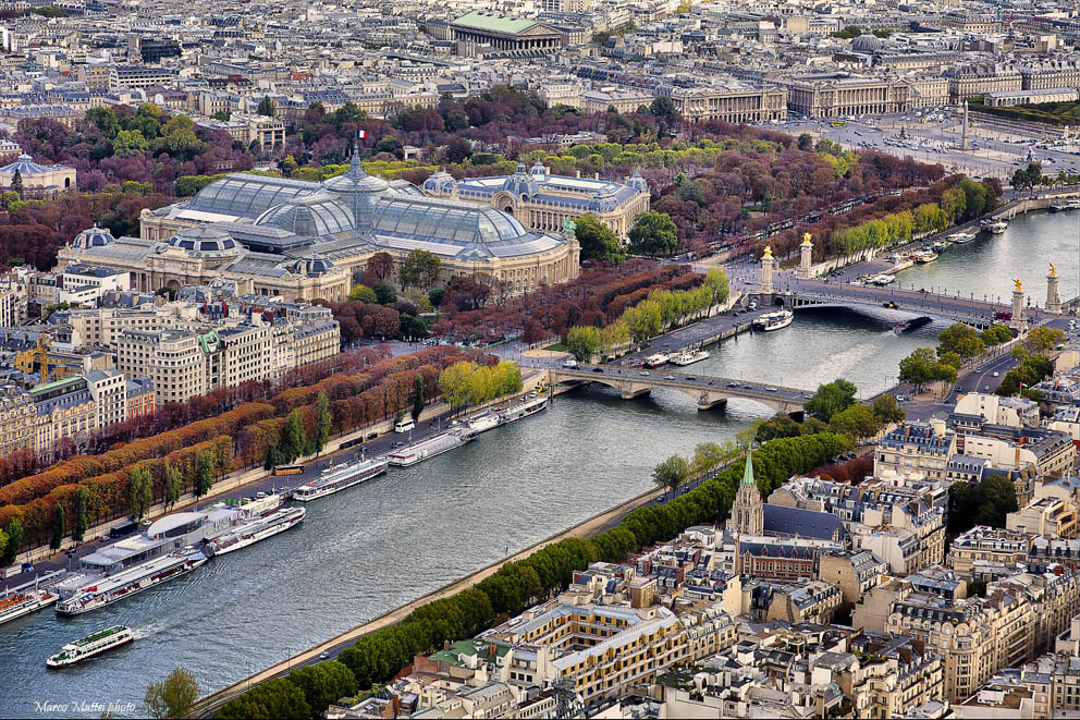 Along the Seine from the Eiffel Tower (ReDyna Mix)...