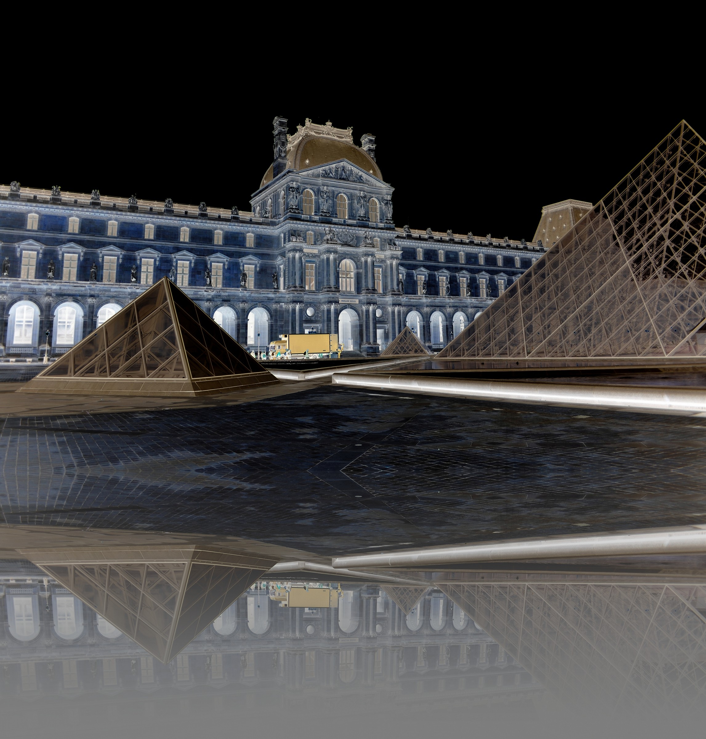 Tekno Louvre...