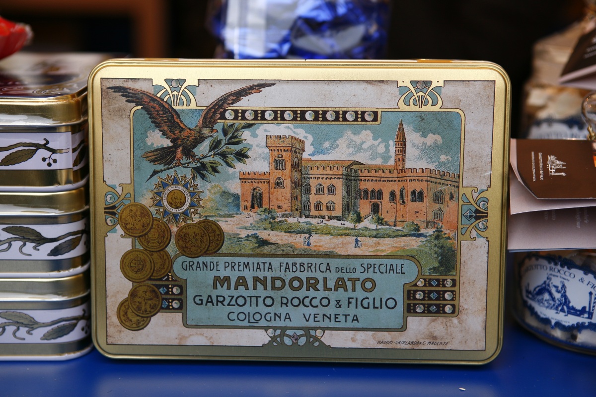 5. Festival of Almond - Cologna Veneta - Box Vintage Garzotto...