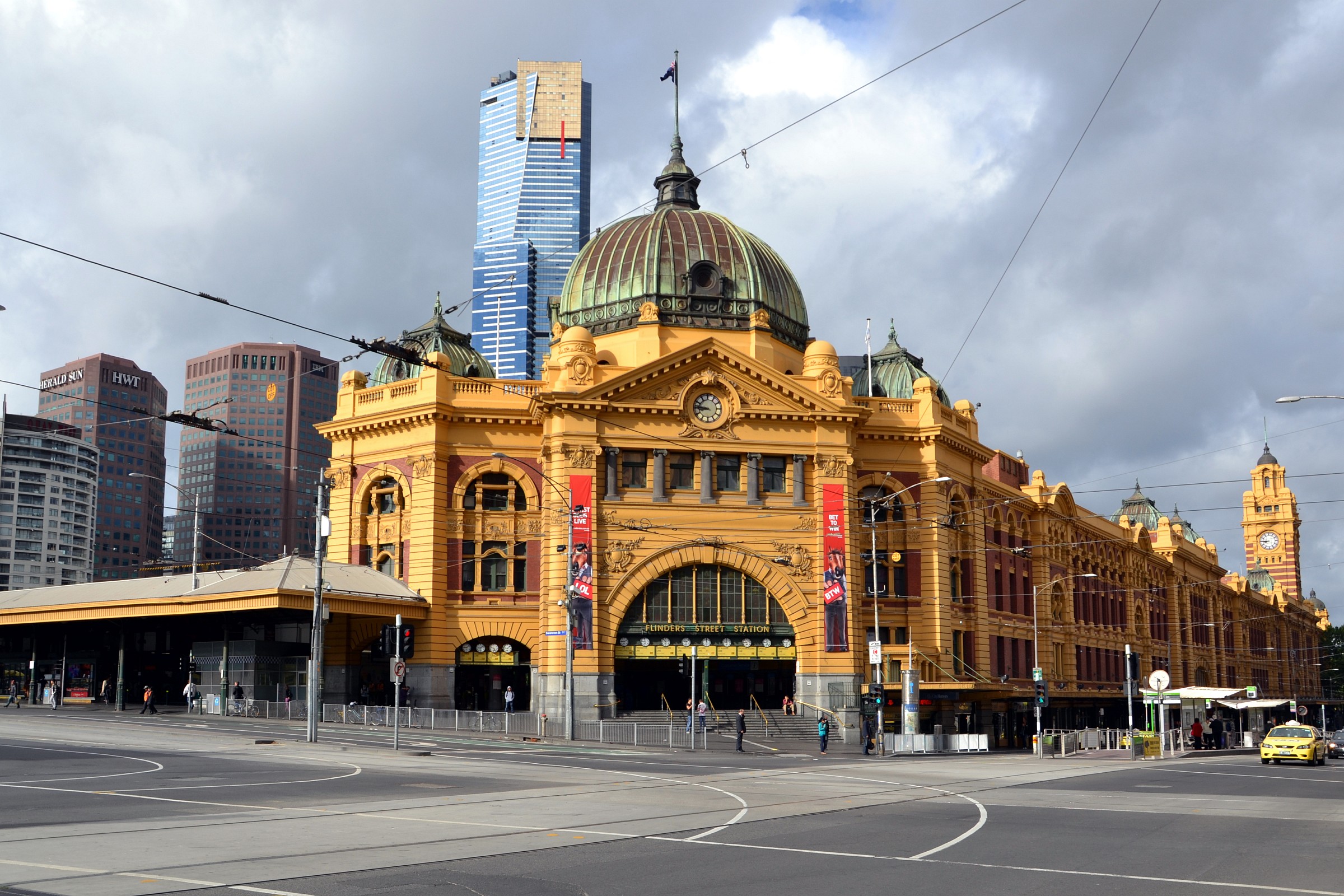 Melbourne, Train Station...