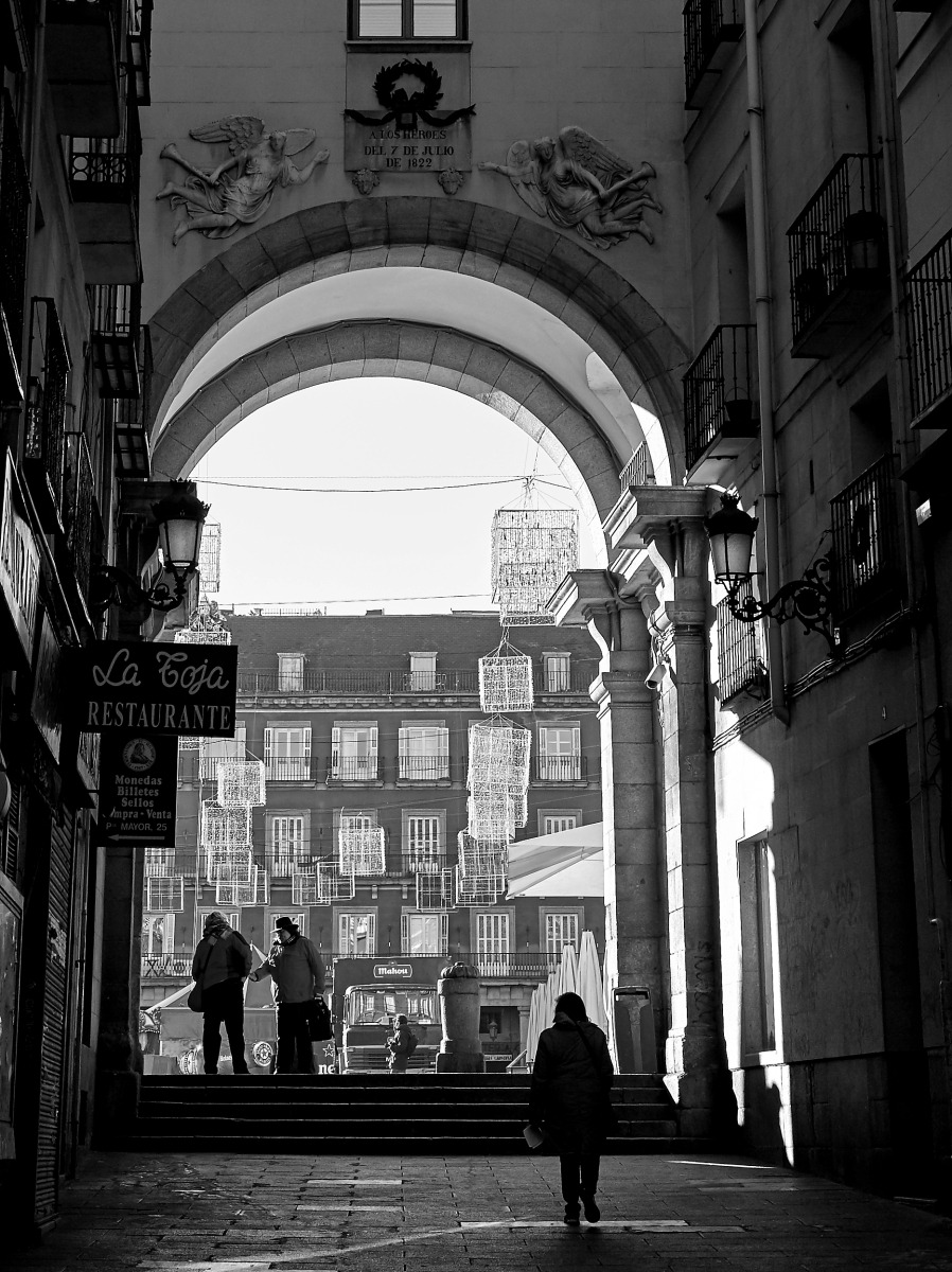 Un ingresso a Plaza Mayor di Madrid...