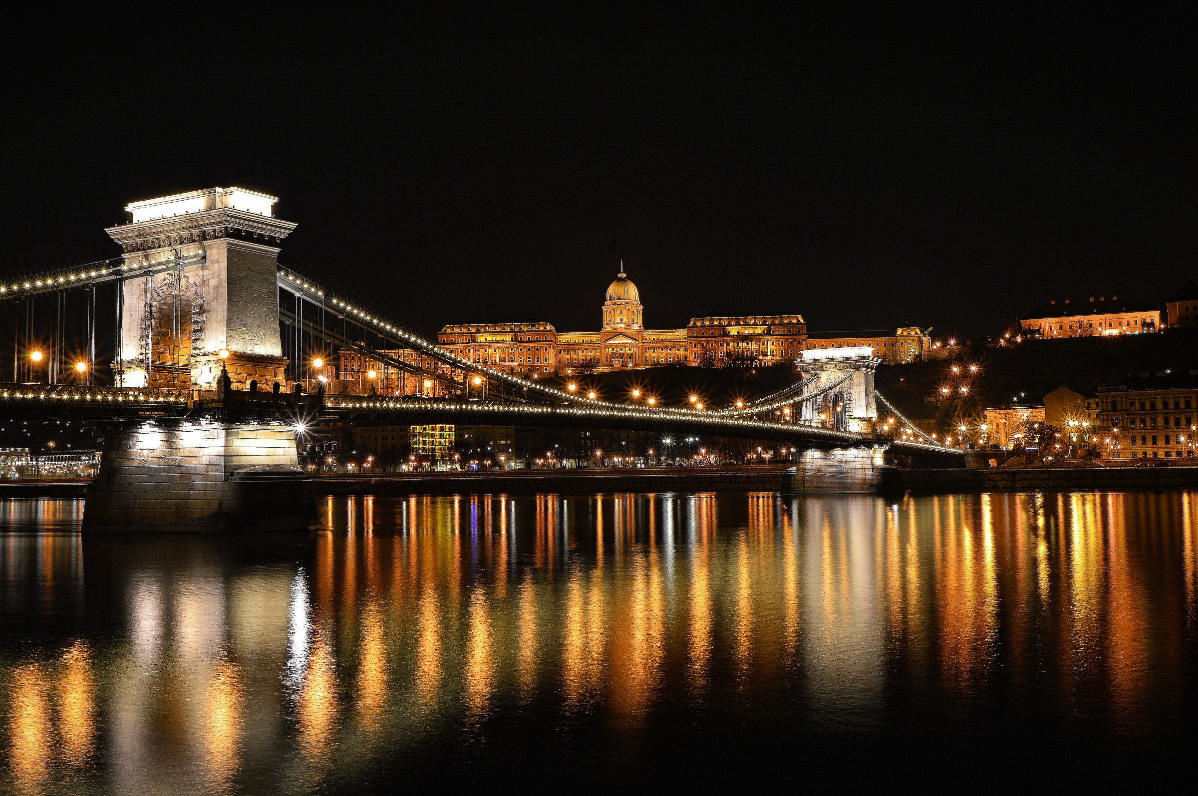 Royal castle and bridge over the Danube...