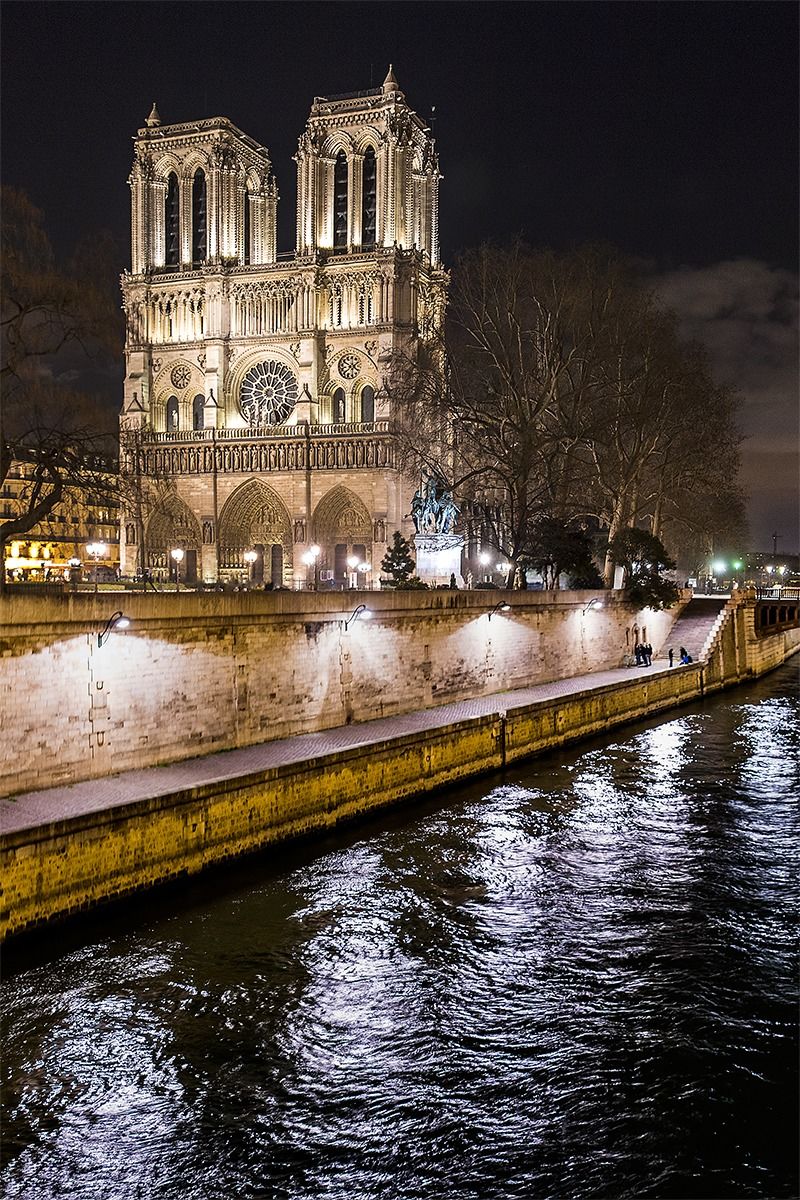 Notre-Dame at night...