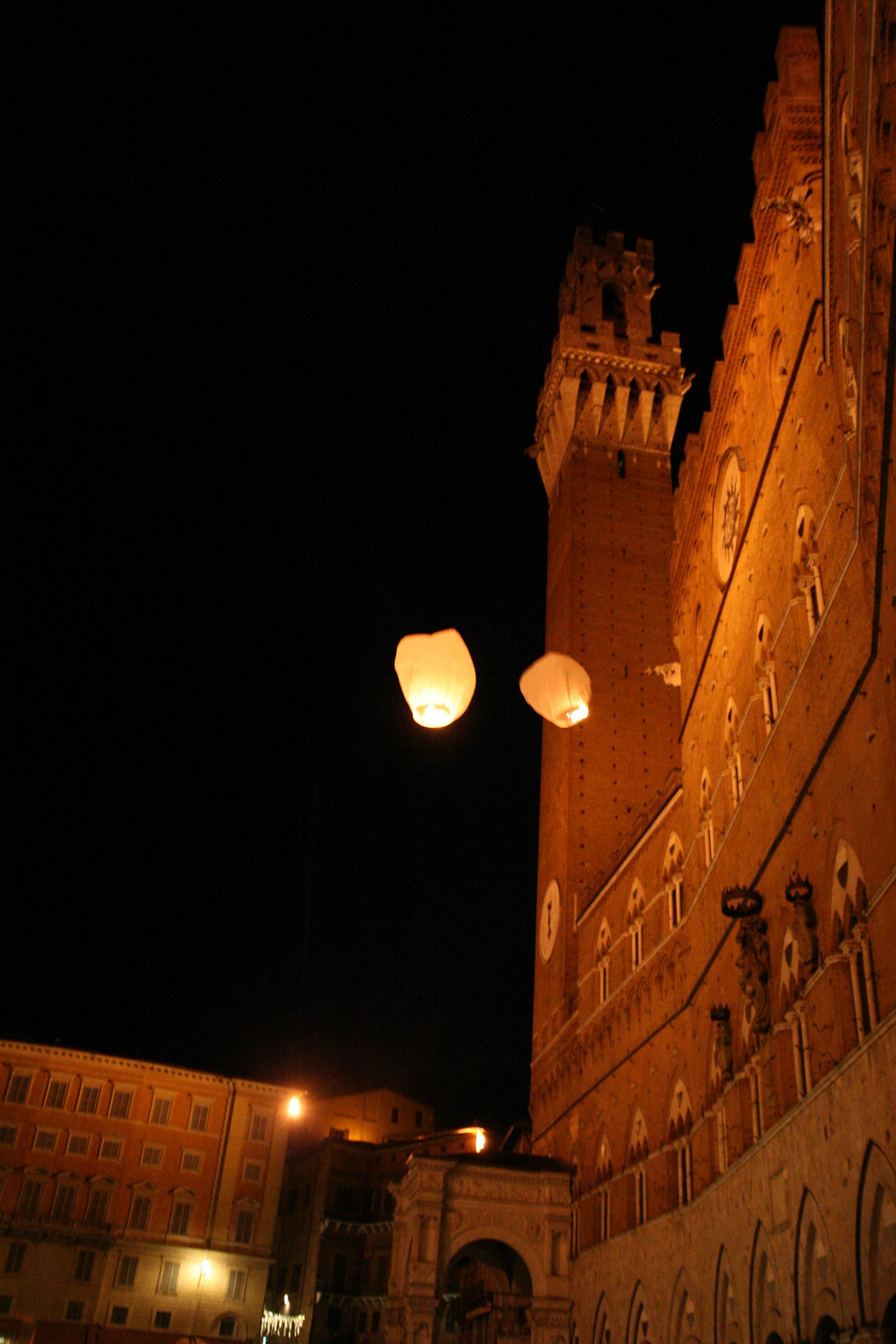 One evening in the Piazza del Campo...