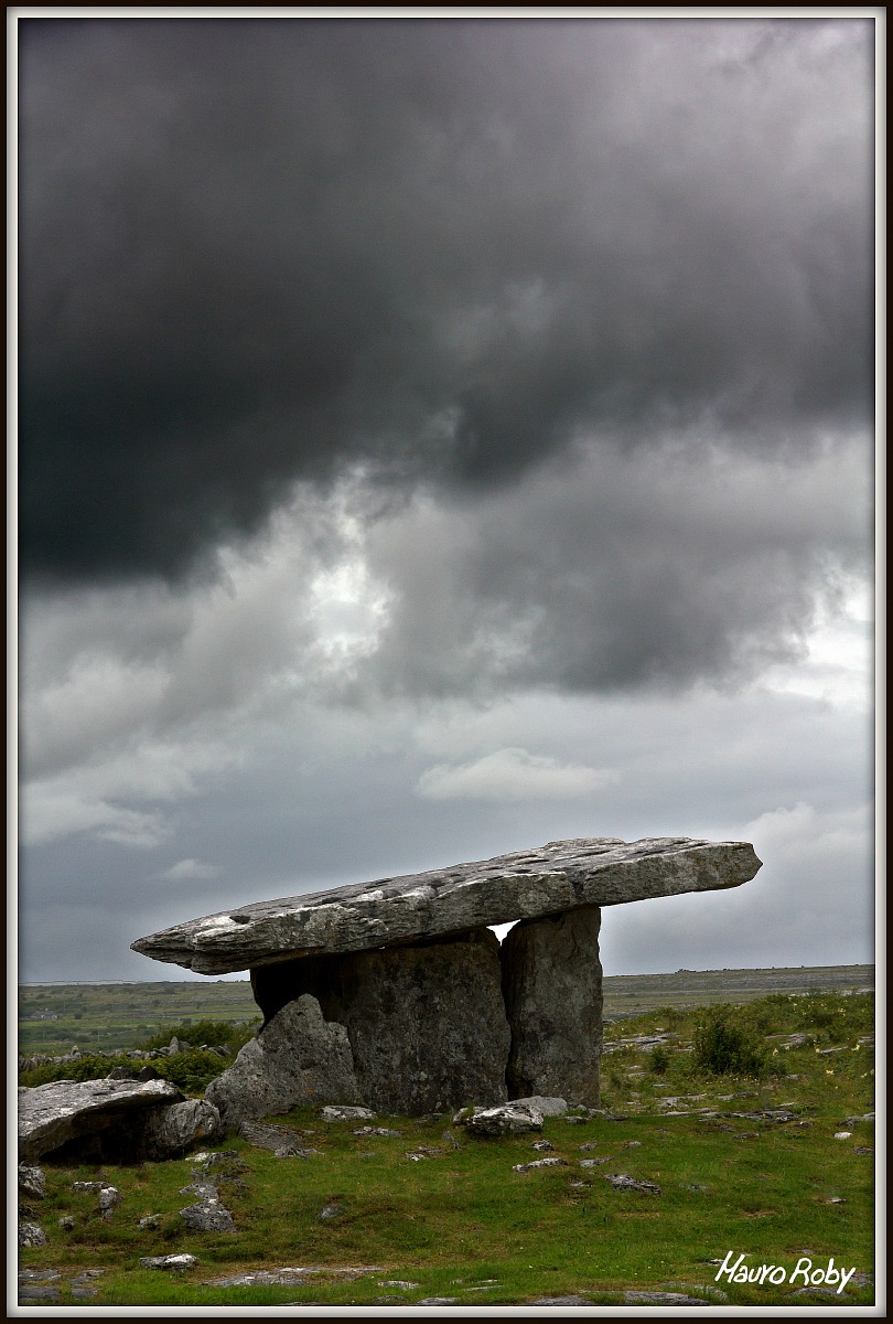 Irlanda , dolmen di Poulnabrone...