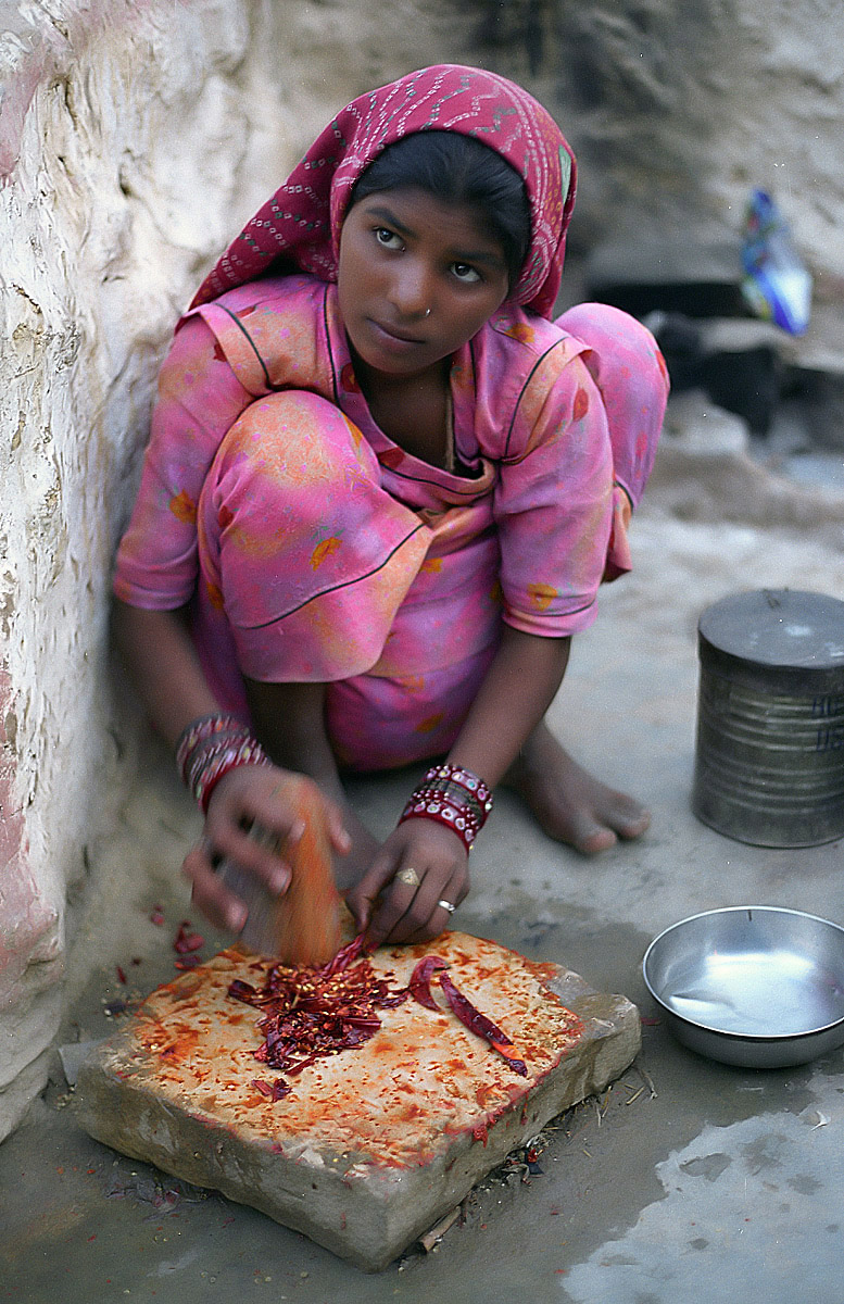 Girl Bhopa.Jaisalmer.Scansione from negative...