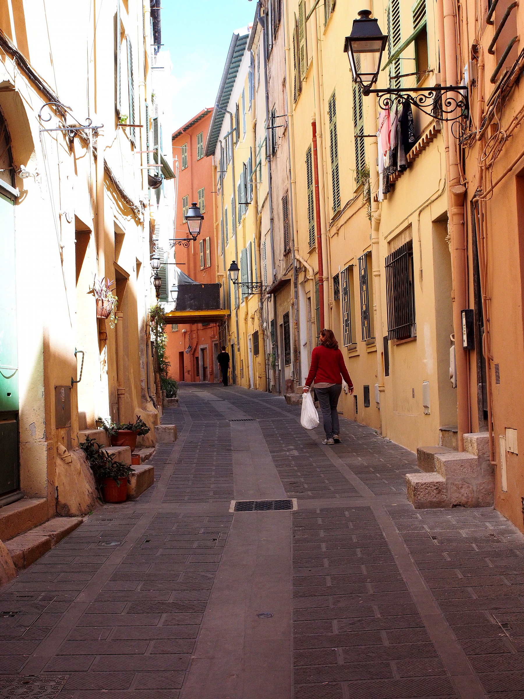 Walking mentone...