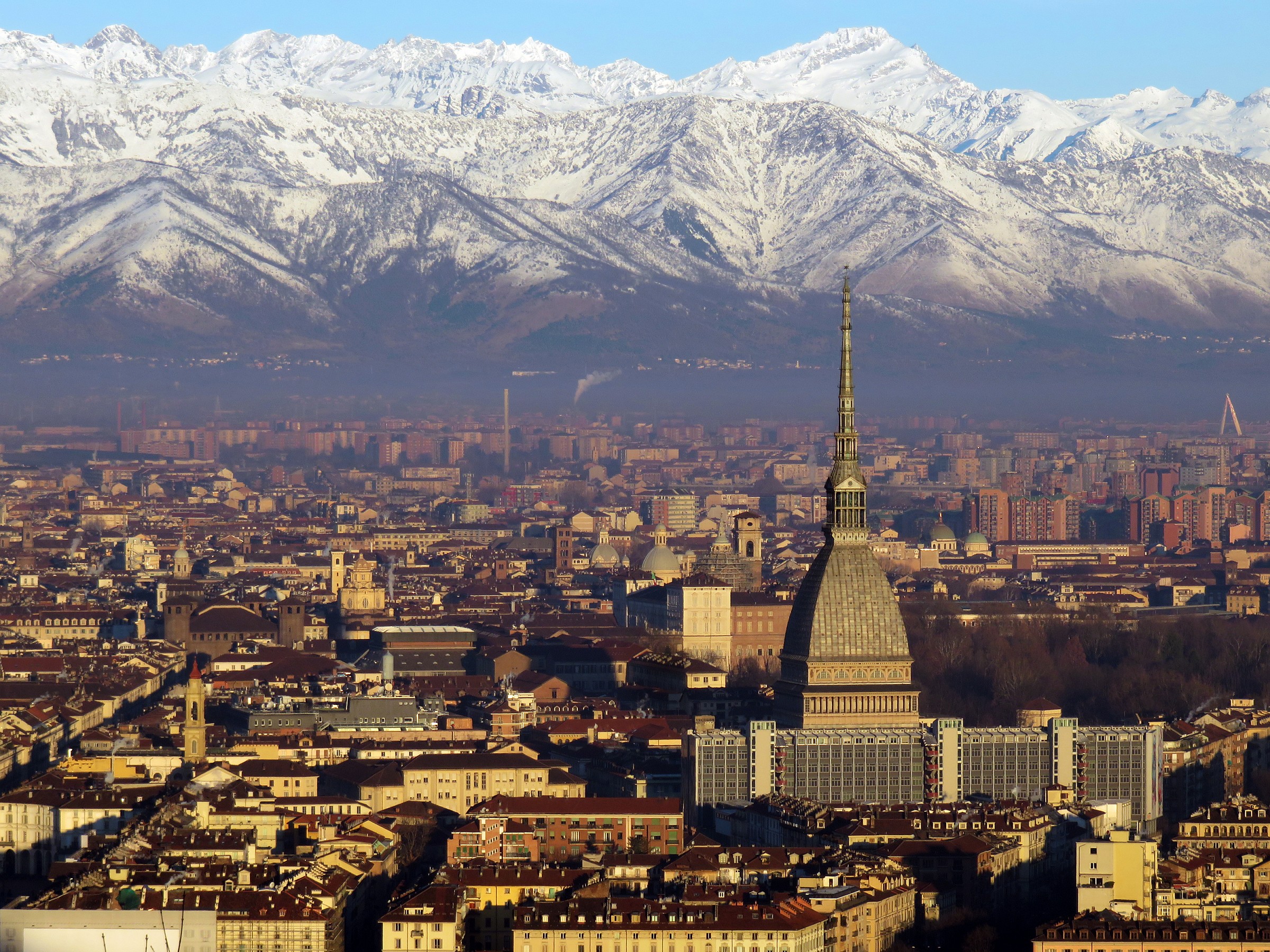 The sun rises on Turin...