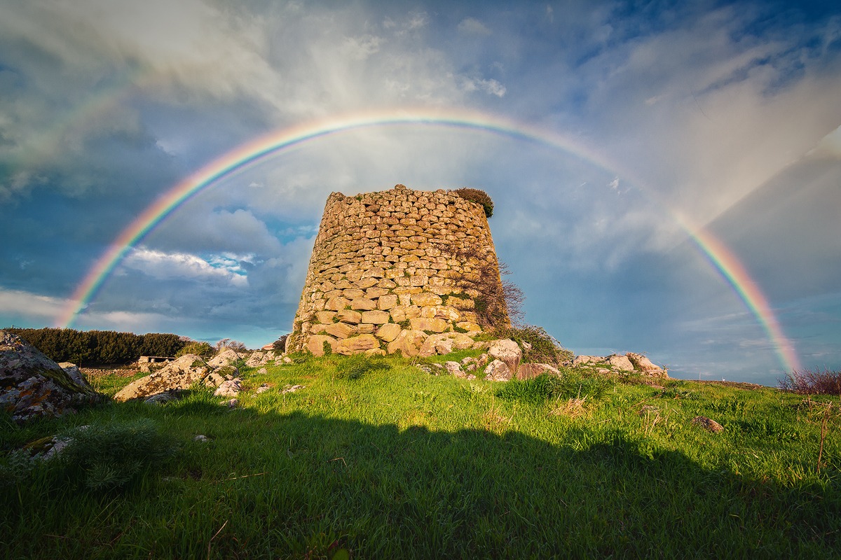 Rainbow on dolmen...
