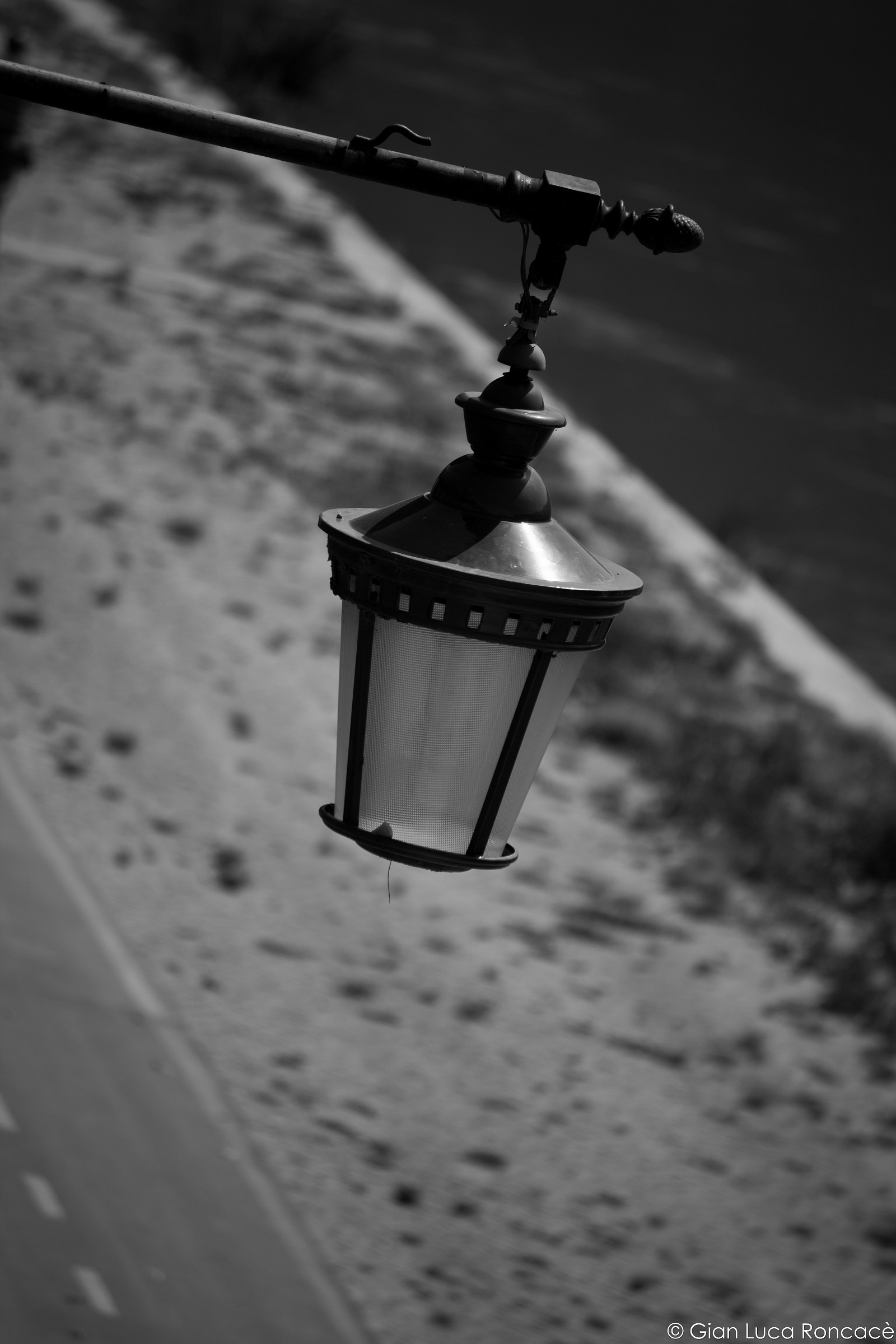 Lanterns Romane...