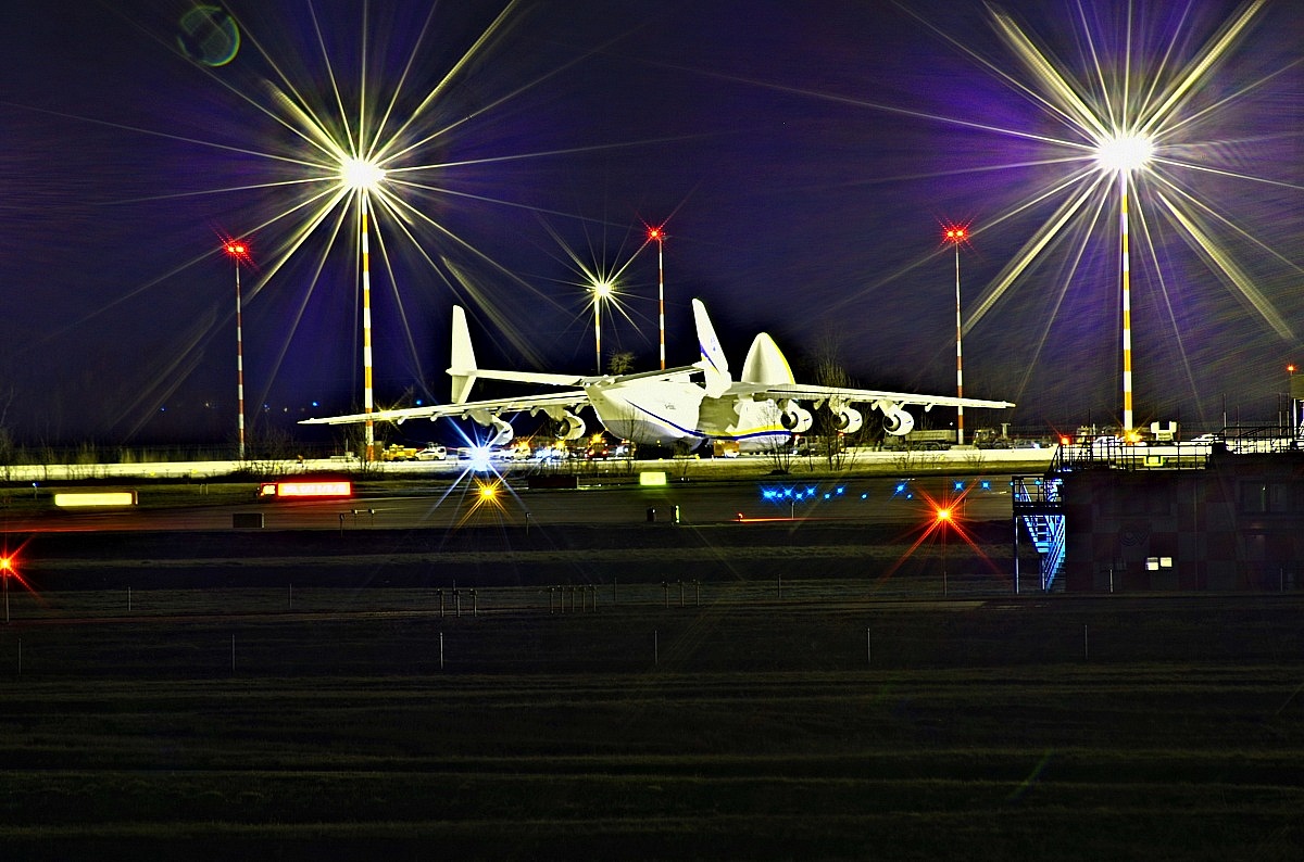 Antonov 225...