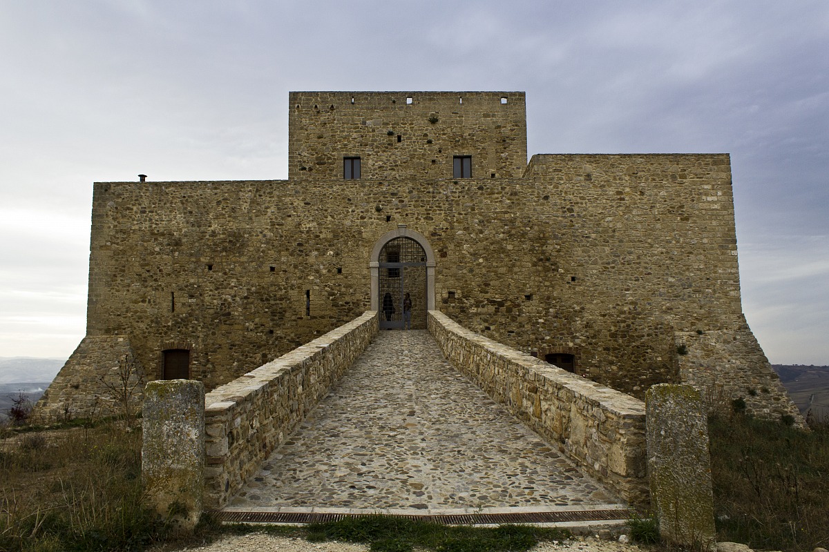 Castello di Monteserico - Genzano di Lucania PZ...