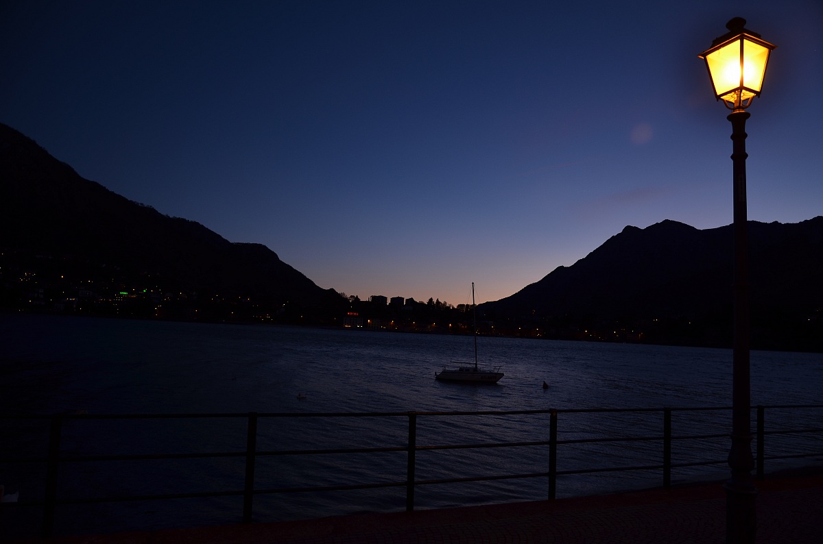 Lecco by night...