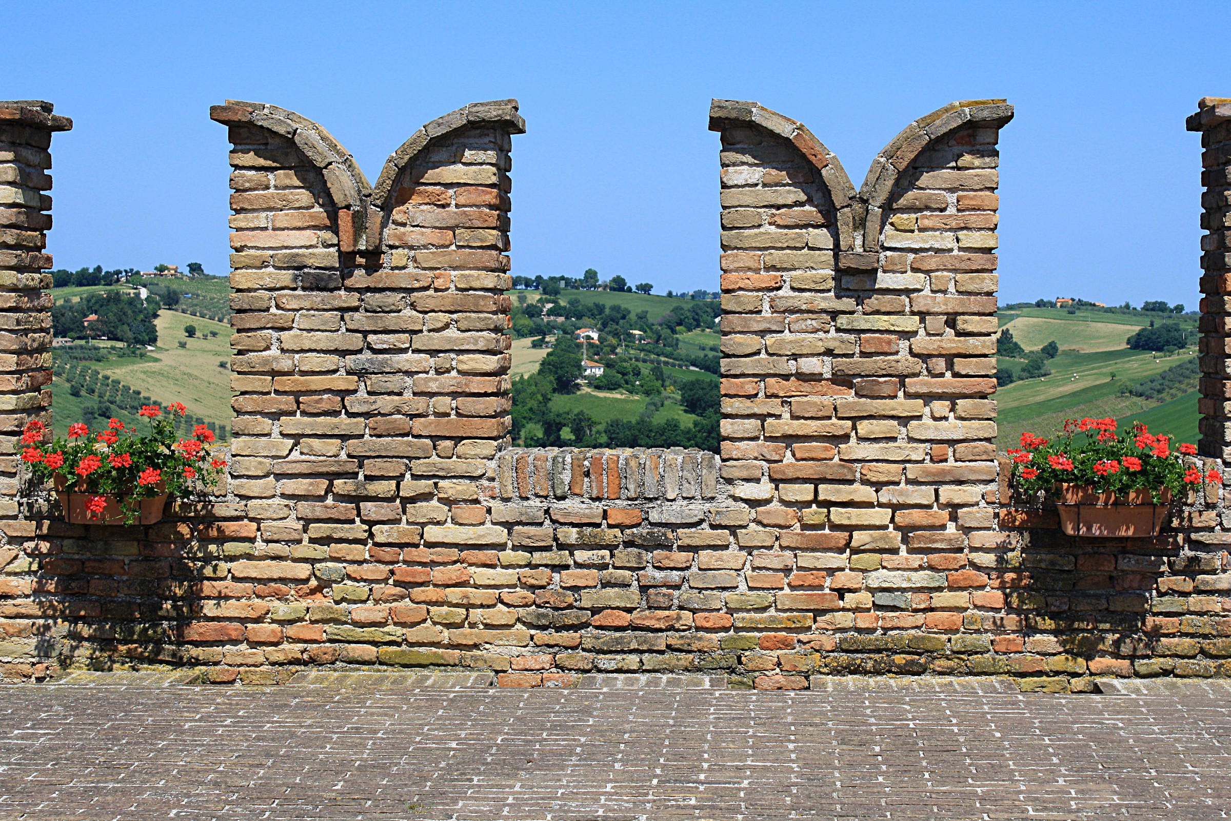 Architecture and nature in Corinaldo...