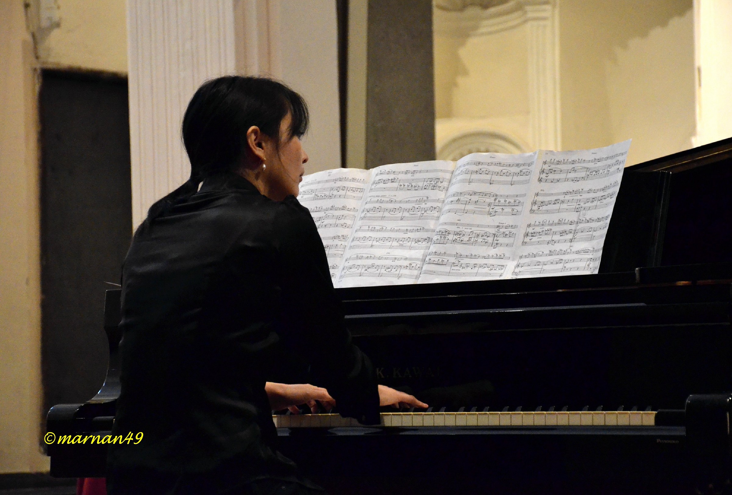 Pianist Kayoko Kobayashi...