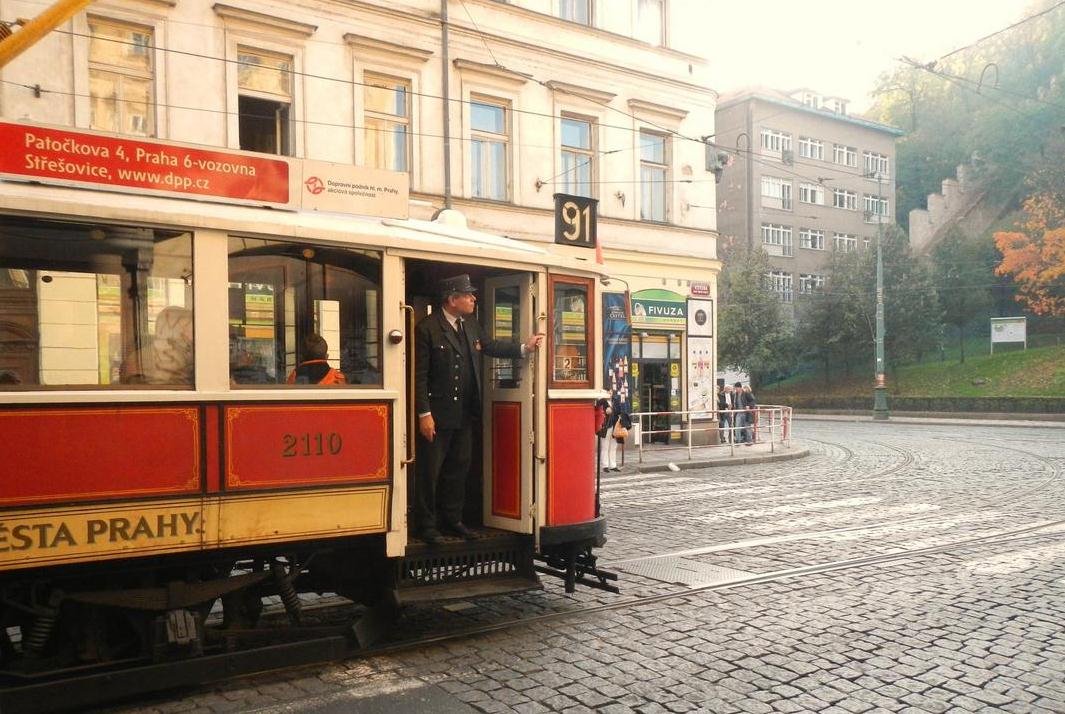 Praga : il tram...