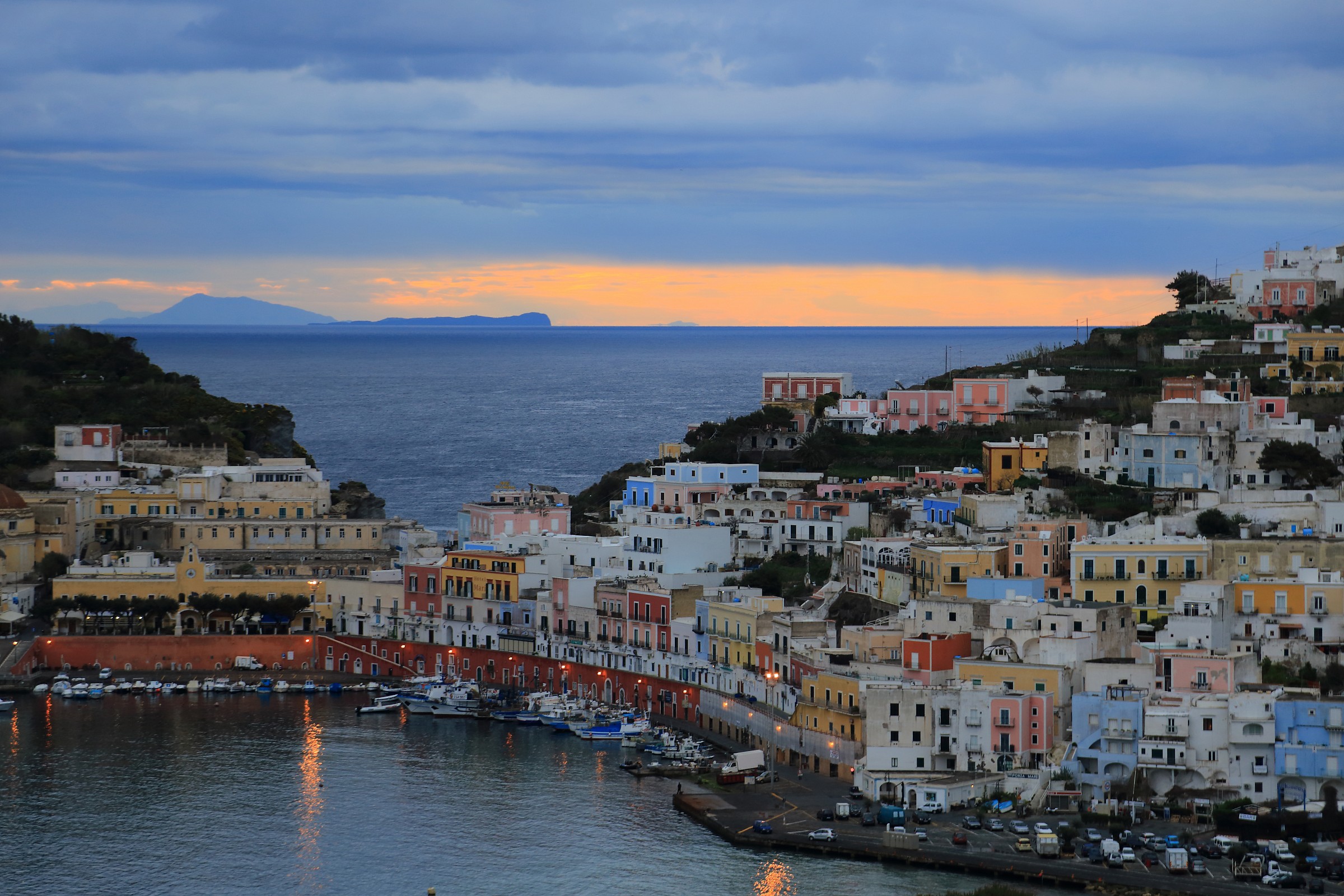 Ponza - Background: Ischia, Capri Ventotene...