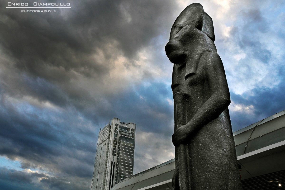 Opposed skyscraper-ancient egypt...