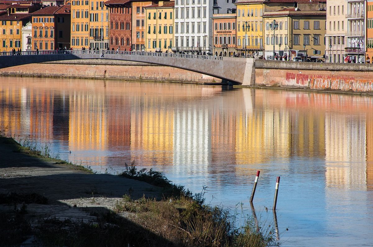 The Arno is colored Pisa ......