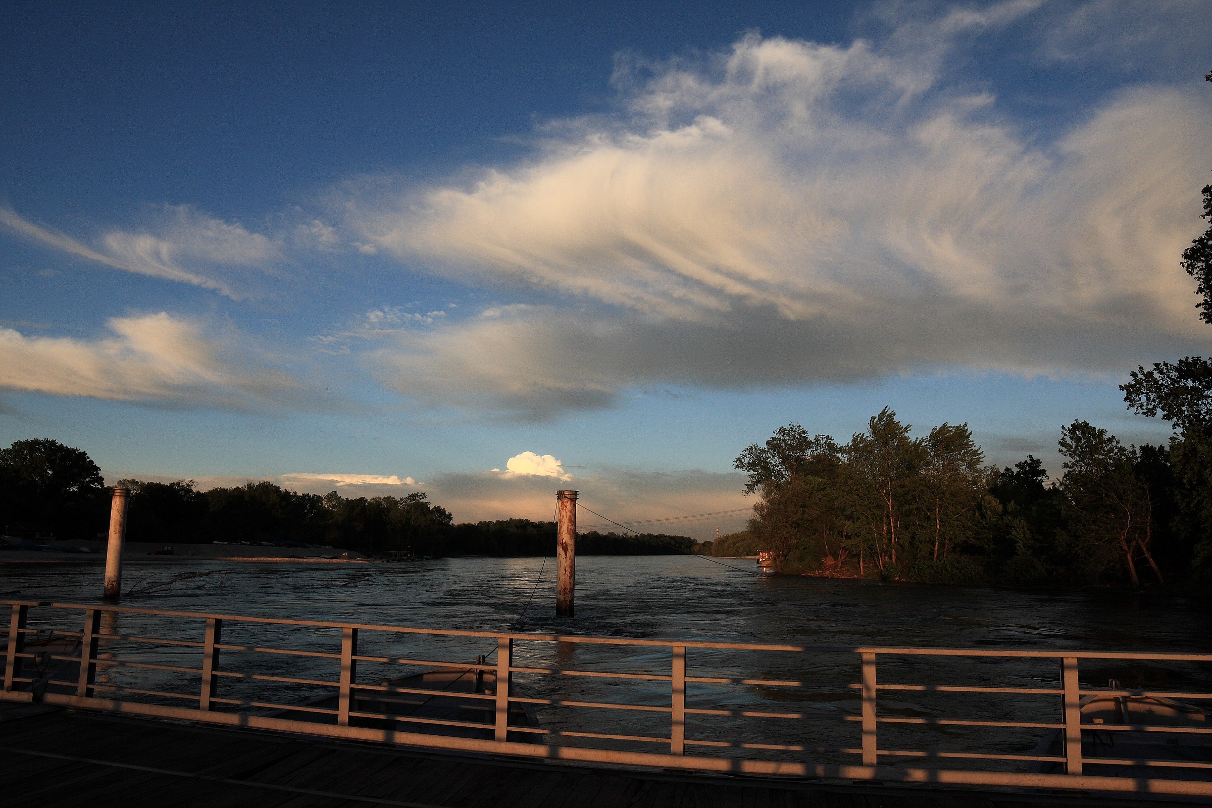 Bereguardo, downstream from the bridge of boats...