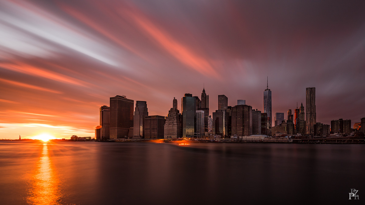 New York Red Skyline...