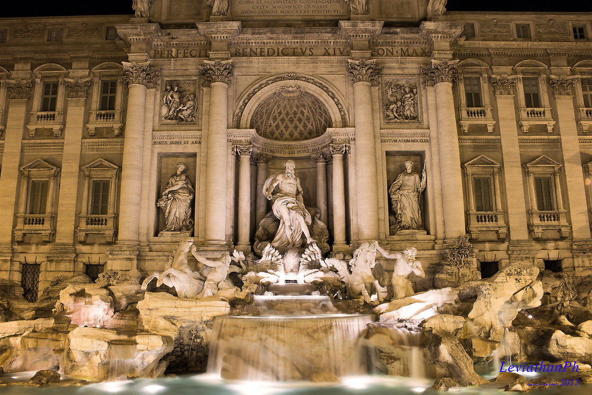 Roma Notturna - Fontana di Trevi...
