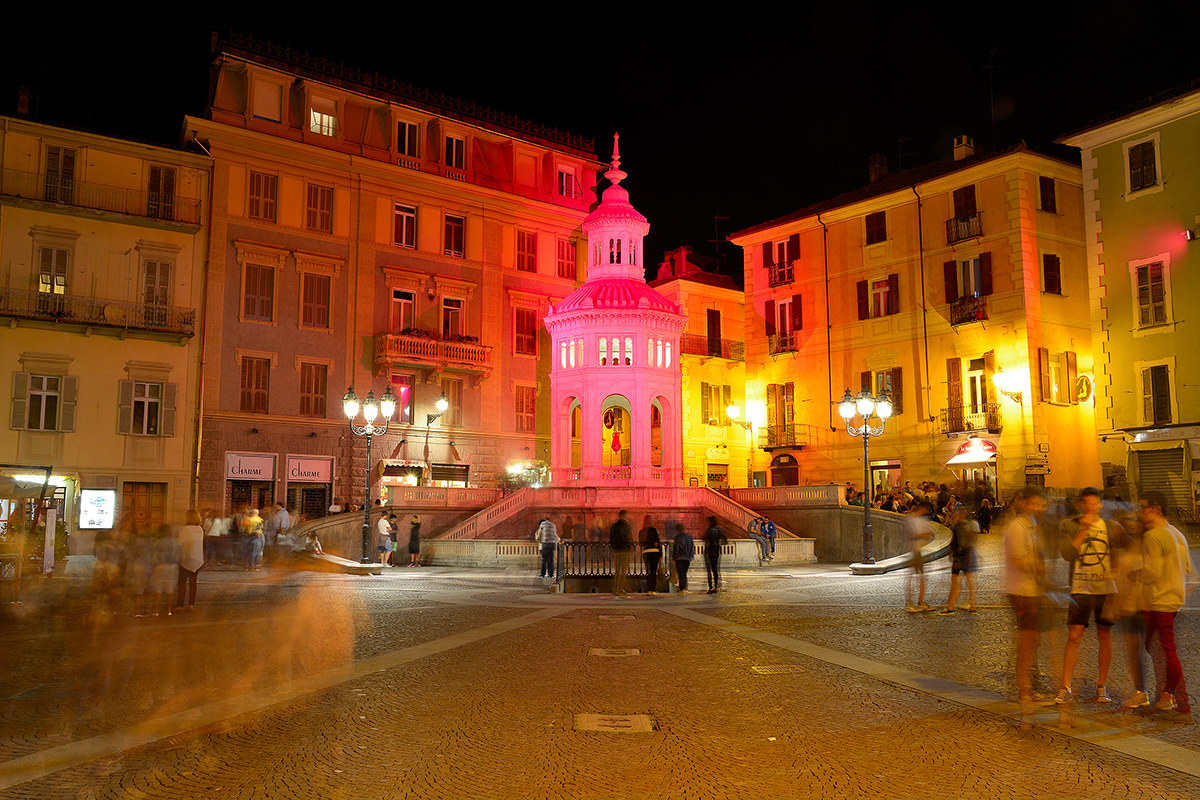 una piazza molto bollente...